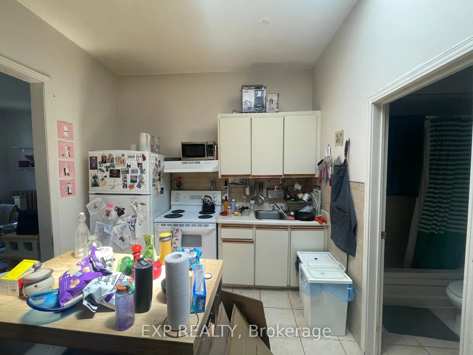 2879 Dundas Road W