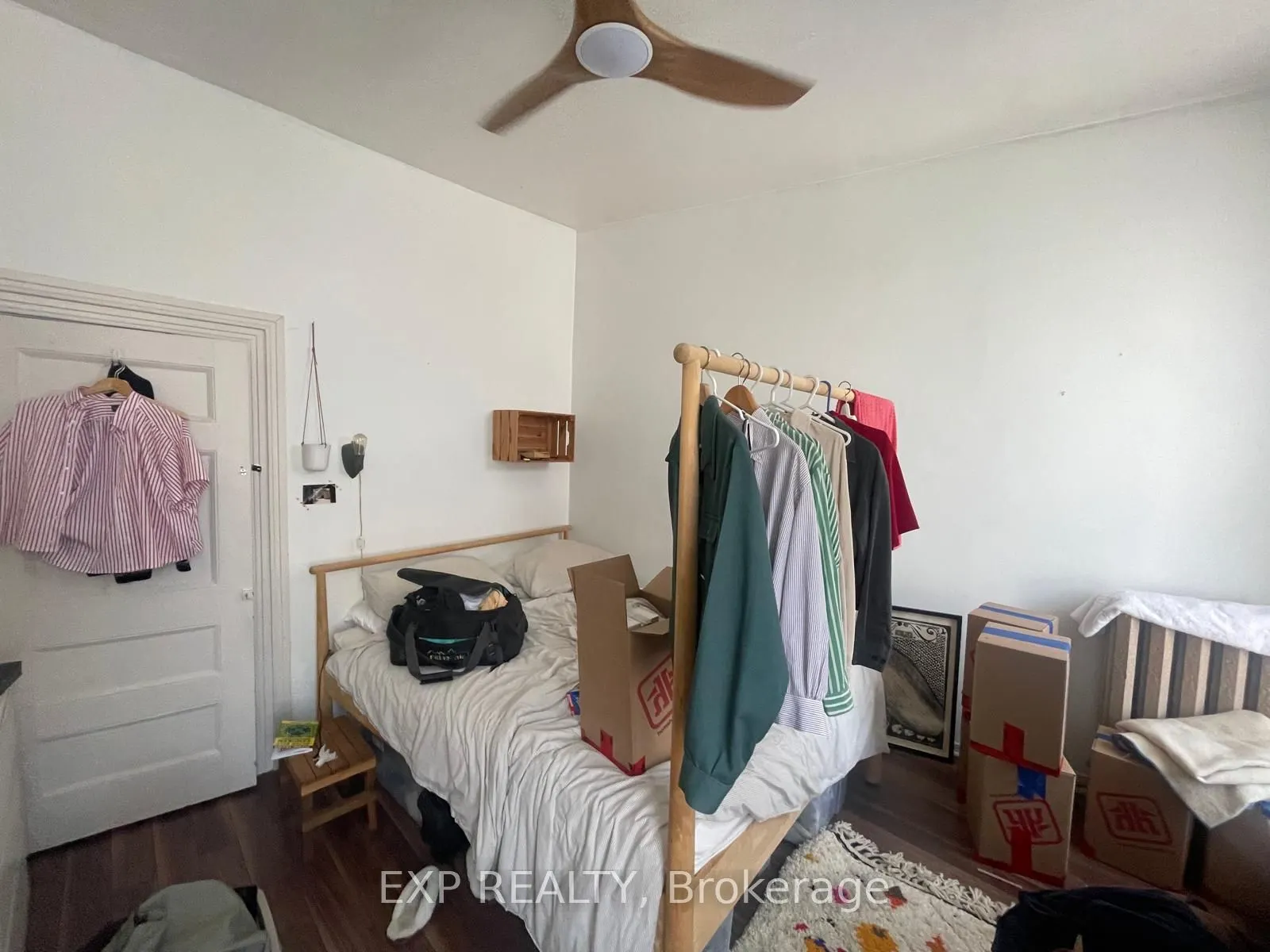2879 Dundas Road W
