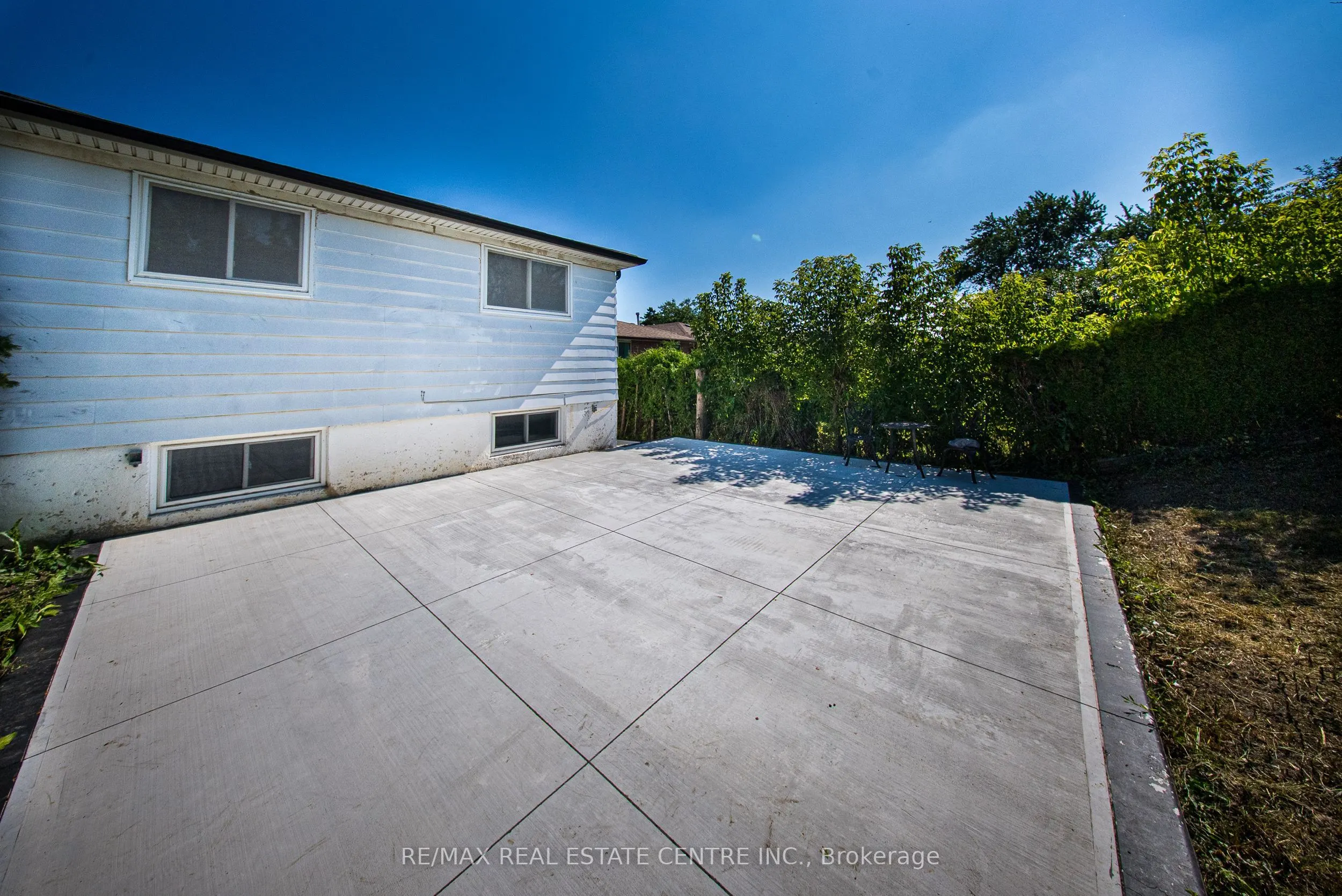 764 Eaglemount Crescent