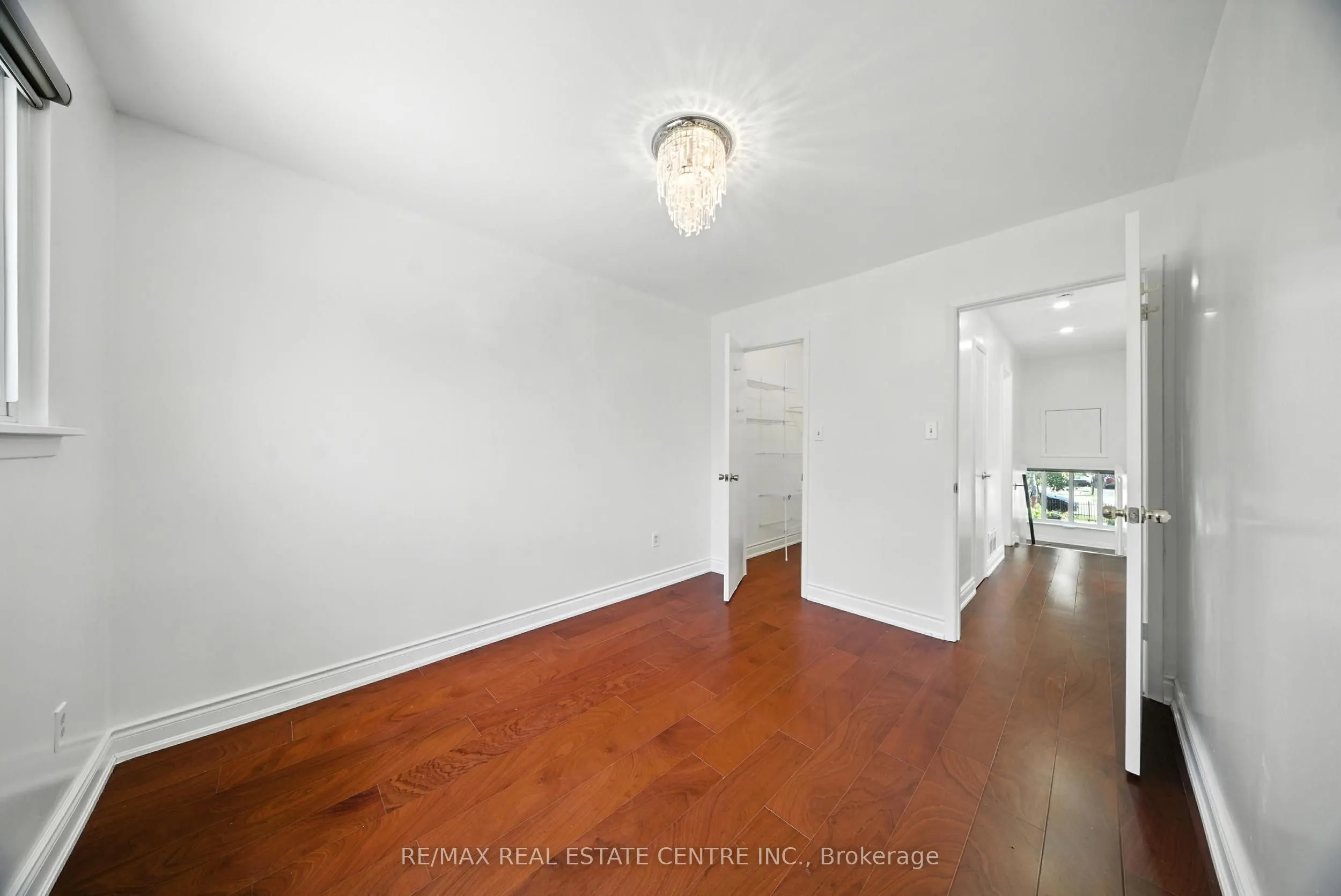 764 Eaglemount Crescent