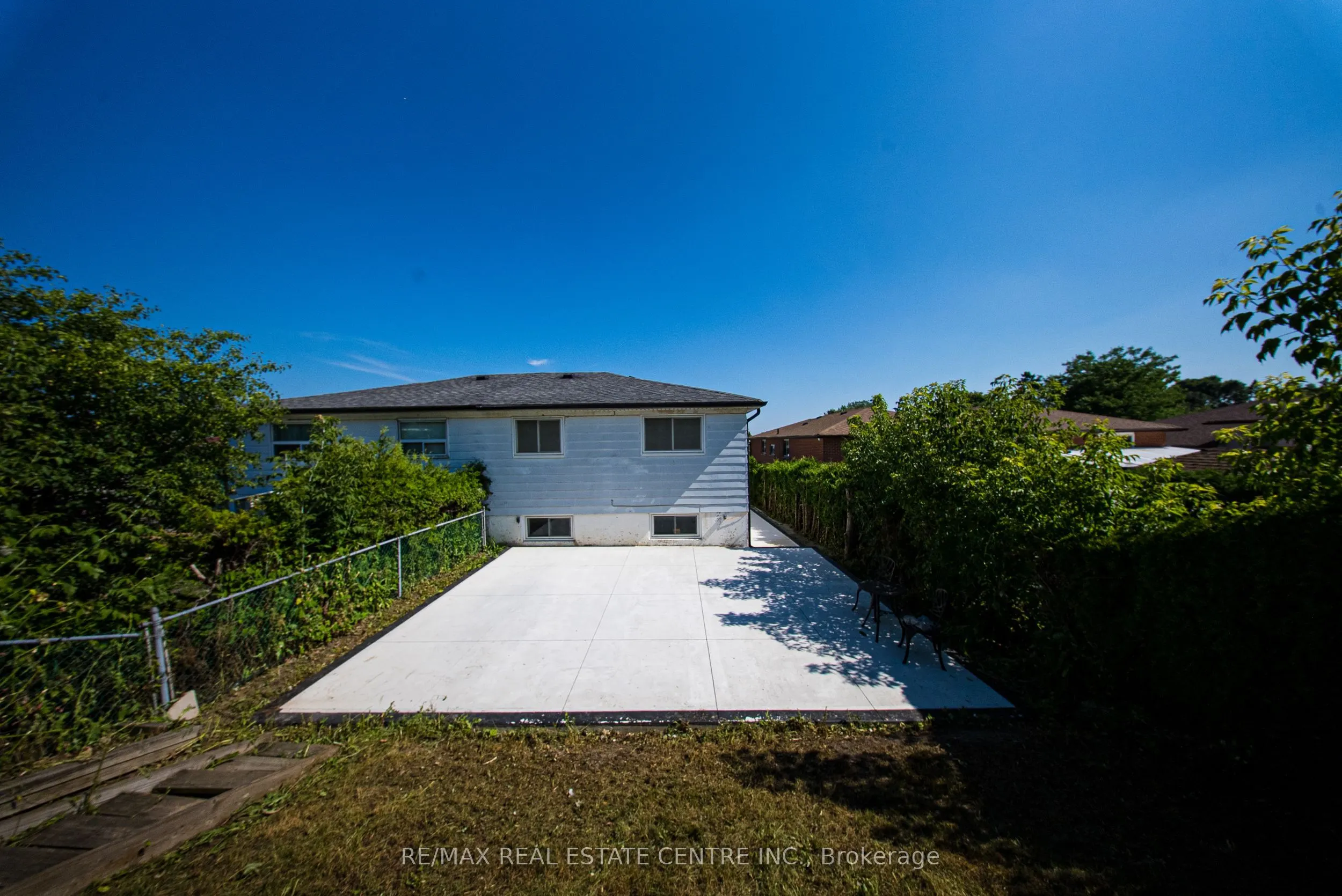 764 Eaglemount Crescent