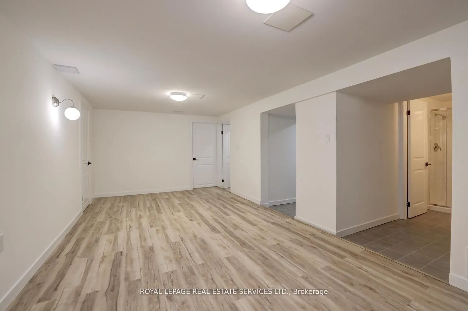 2 North Heights Road W