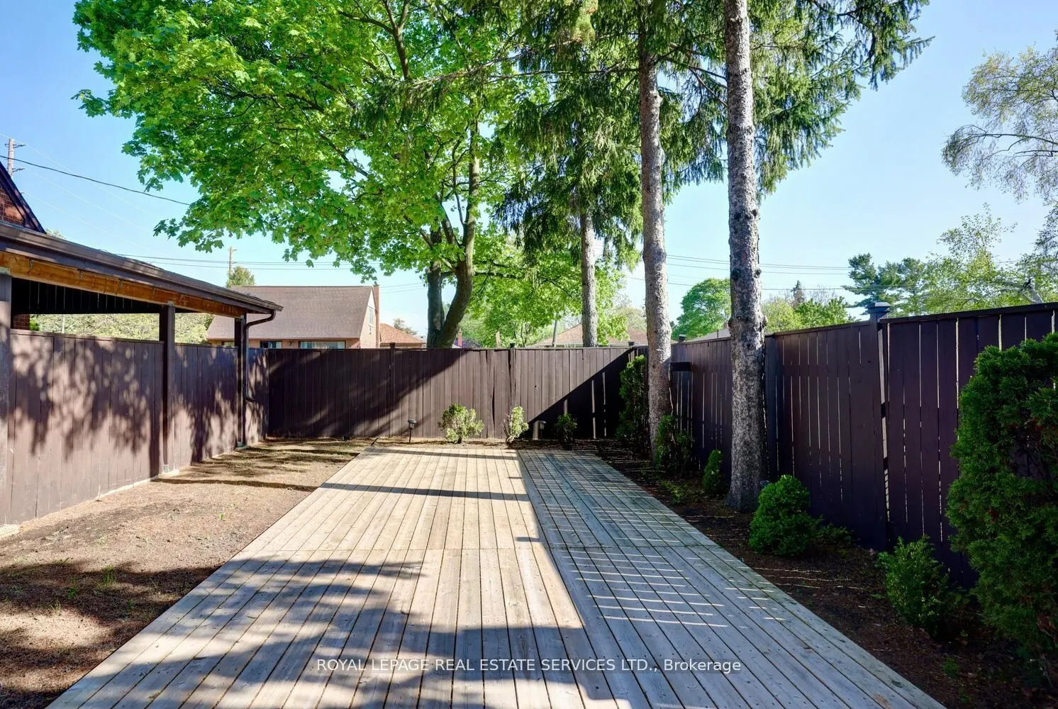2 North Heights Road W