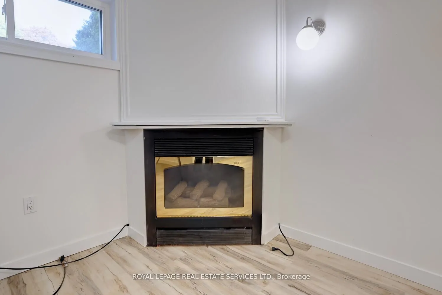 2 North Heights Road W