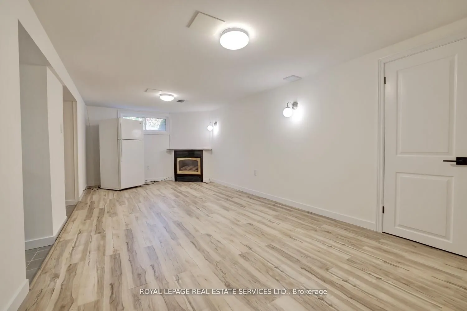 2 North Heights Road W