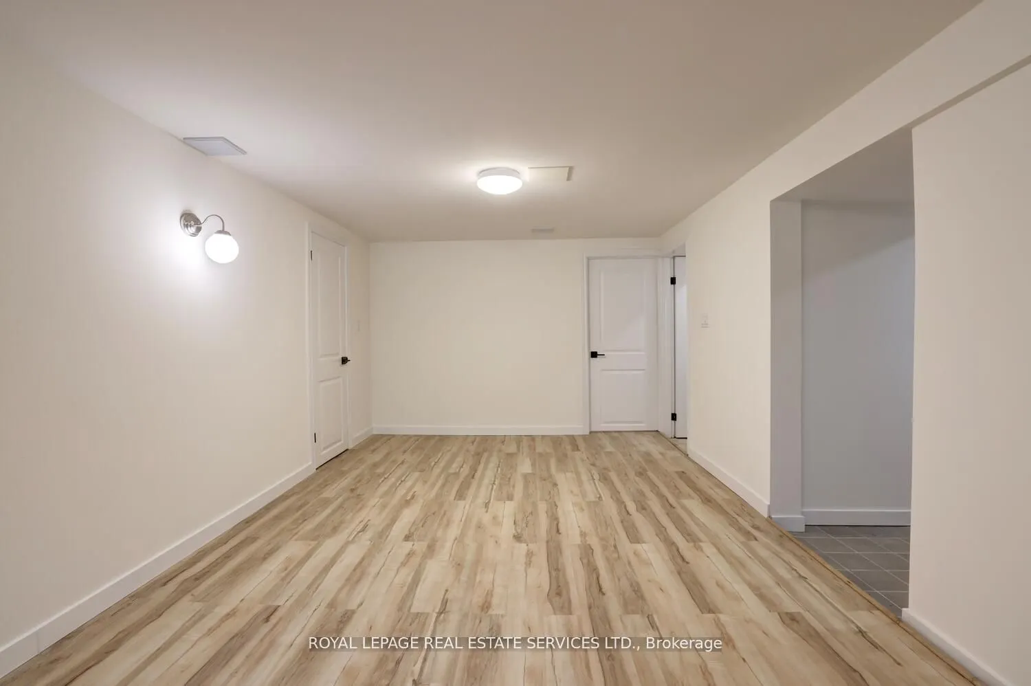 2 North Heights Road W