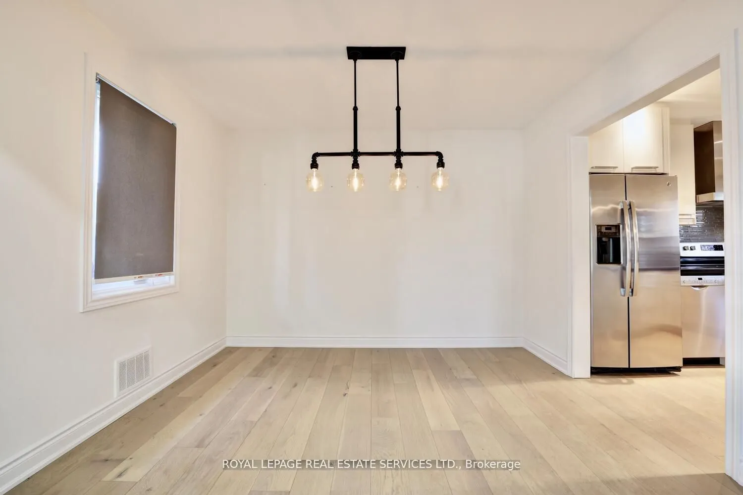 2 North Heights Road W