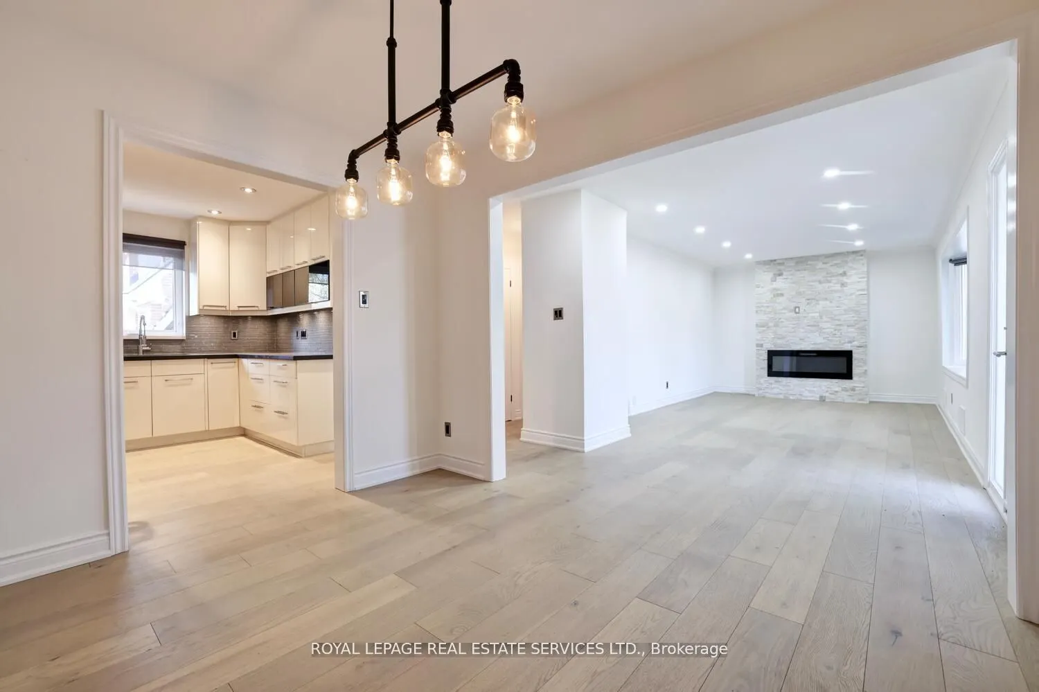 2 North Heights Road W