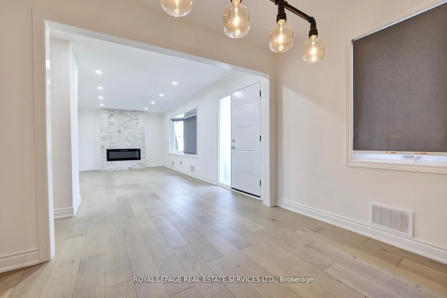 2 North Heights Road W