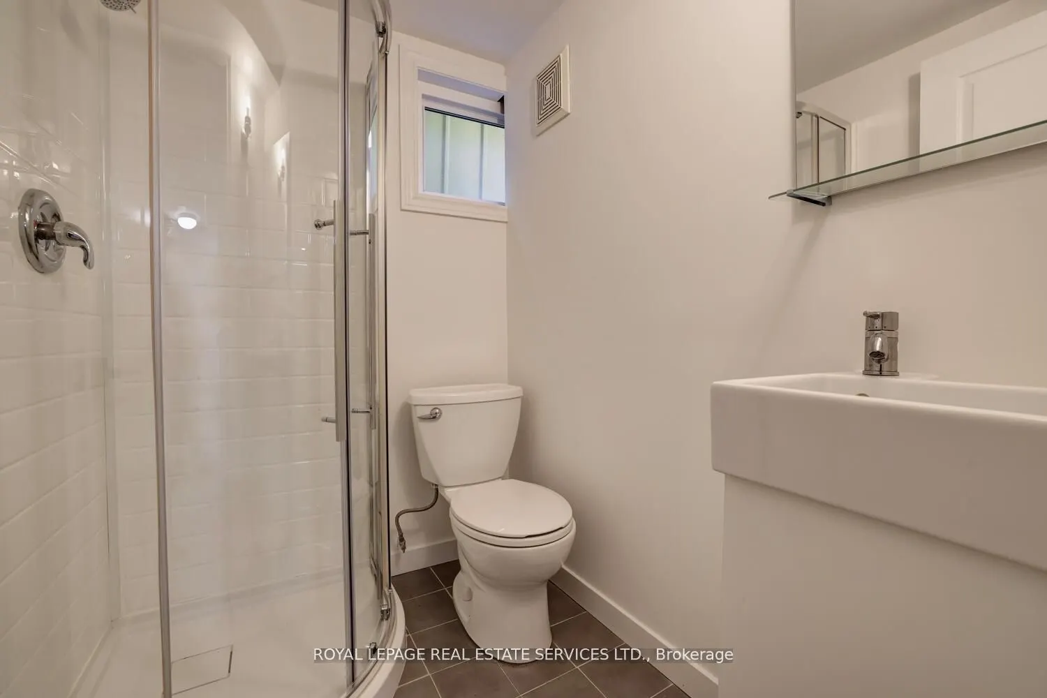 2 North Heights Road W