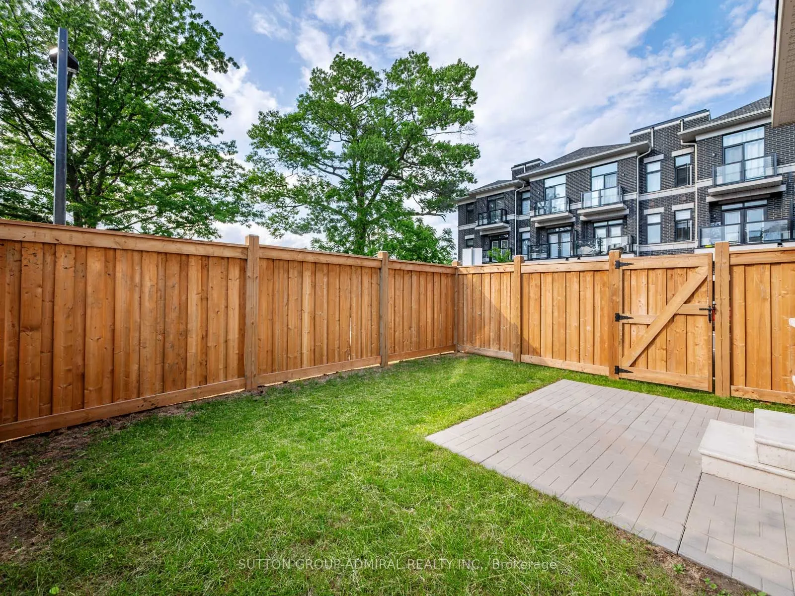 23 Tarmola Park Court