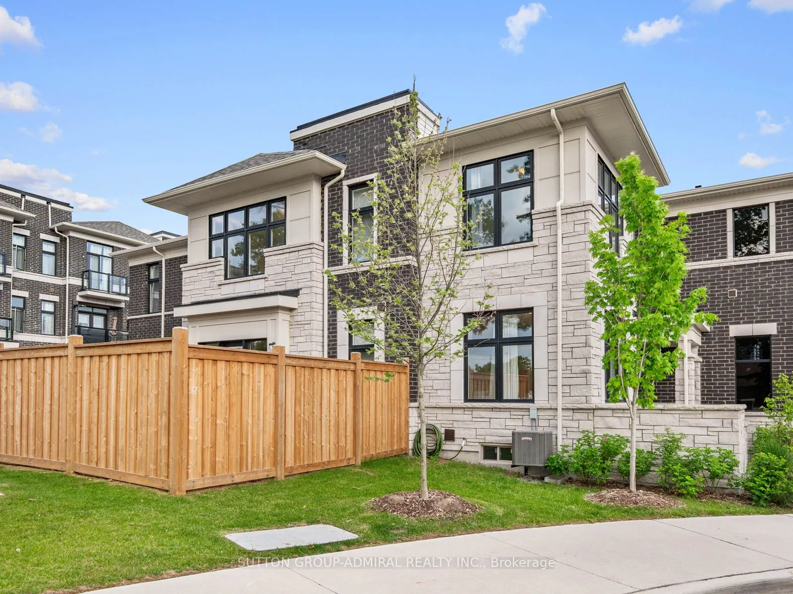 23 Tarmola Park Court