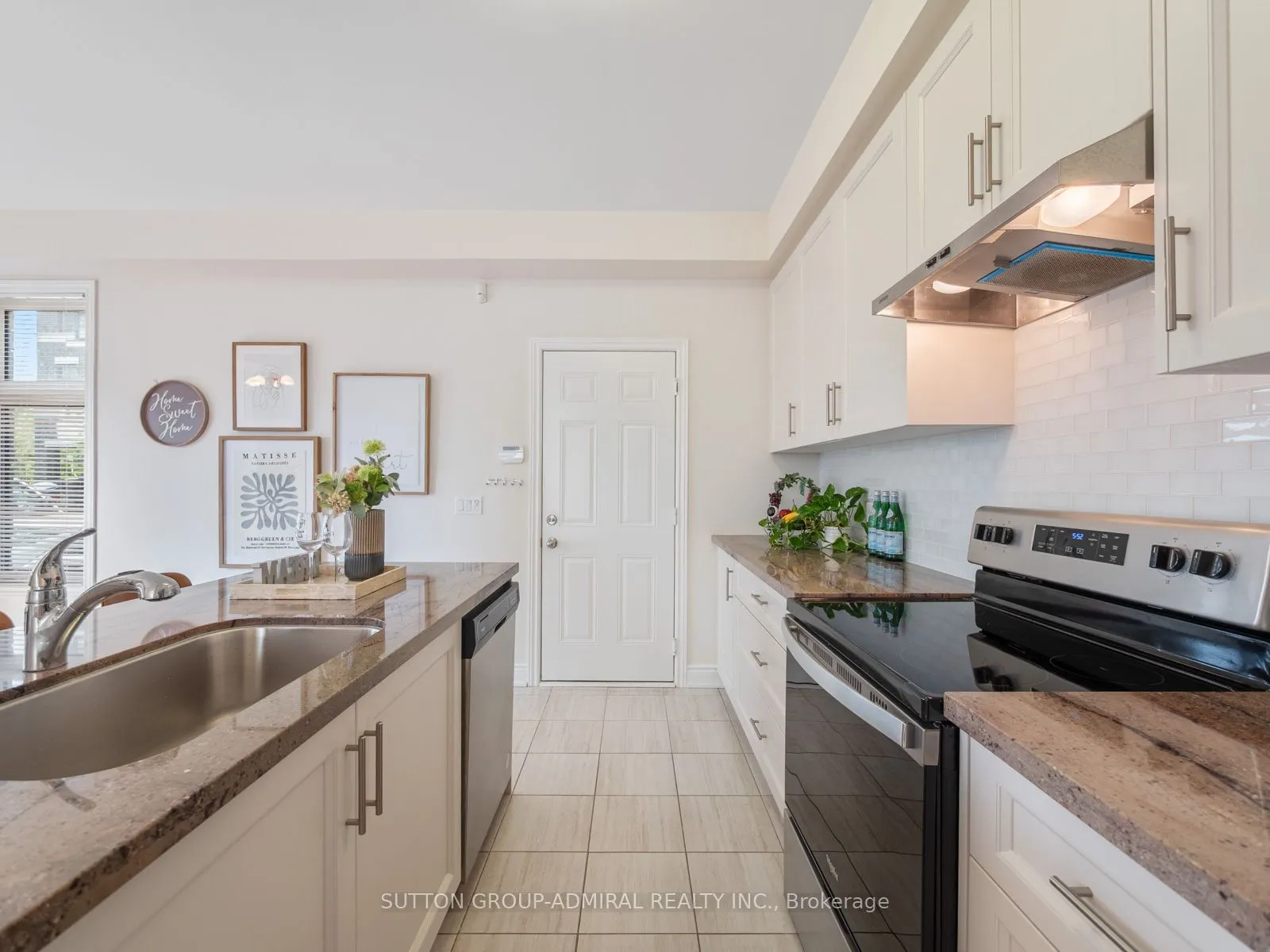 23 Tarmola Park Court