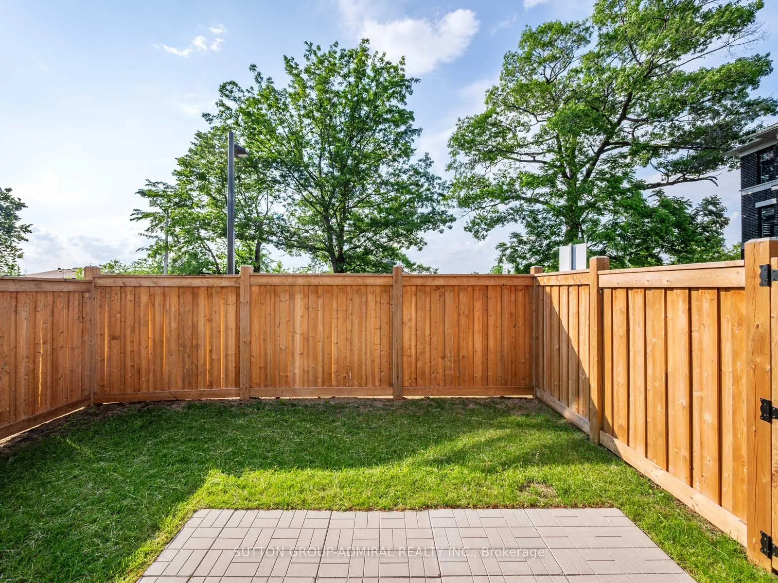 23 Tarmola Park Court