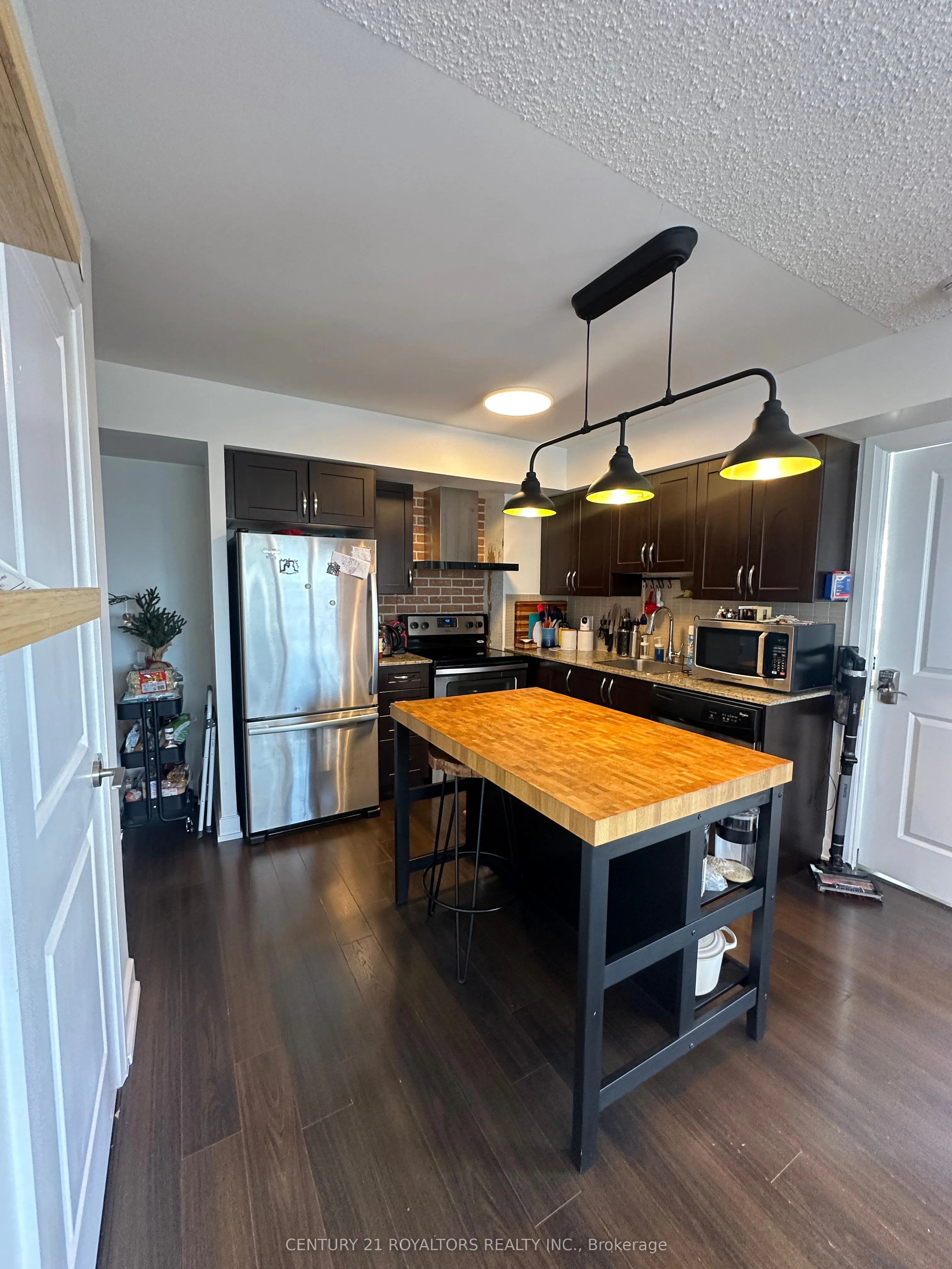 2 Eva Road, #1022