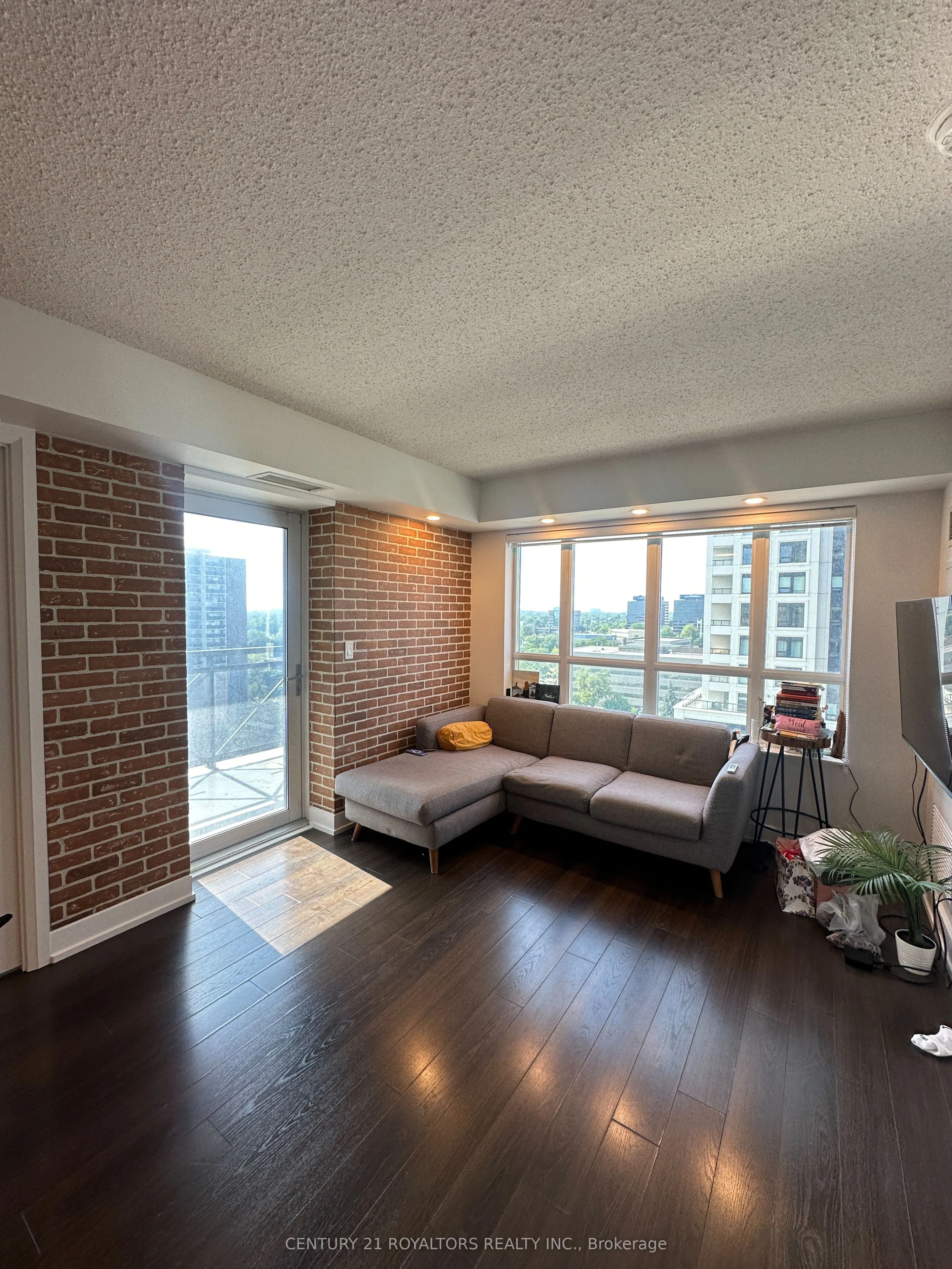 2 Eva Road, #1022
