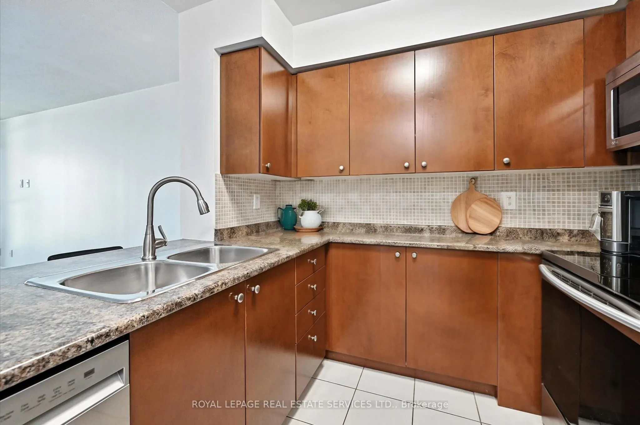 235 Sherway Gardens Road, #1511