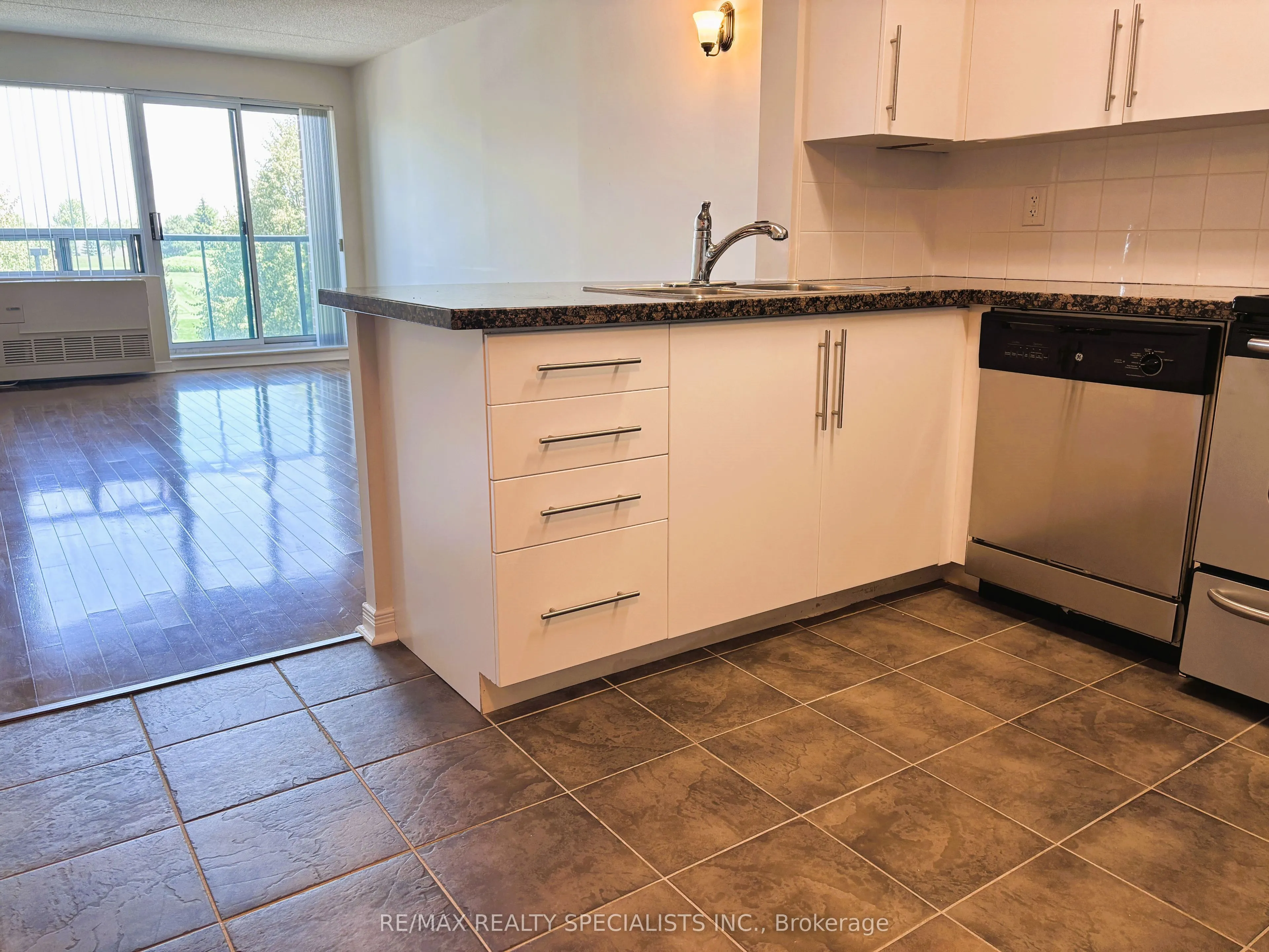 55 Via Rosedale, #201