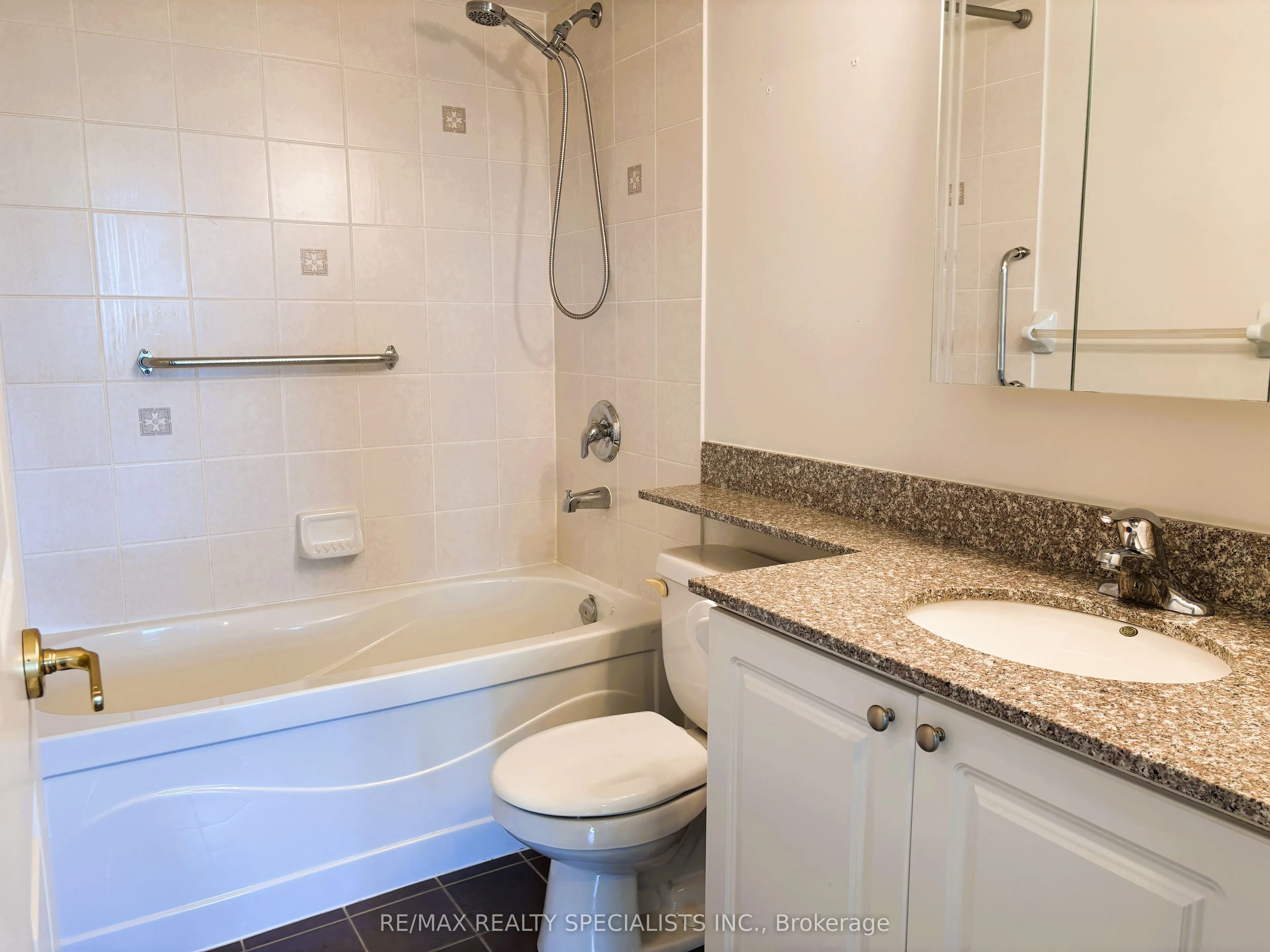 55 Via Rosedale, #201