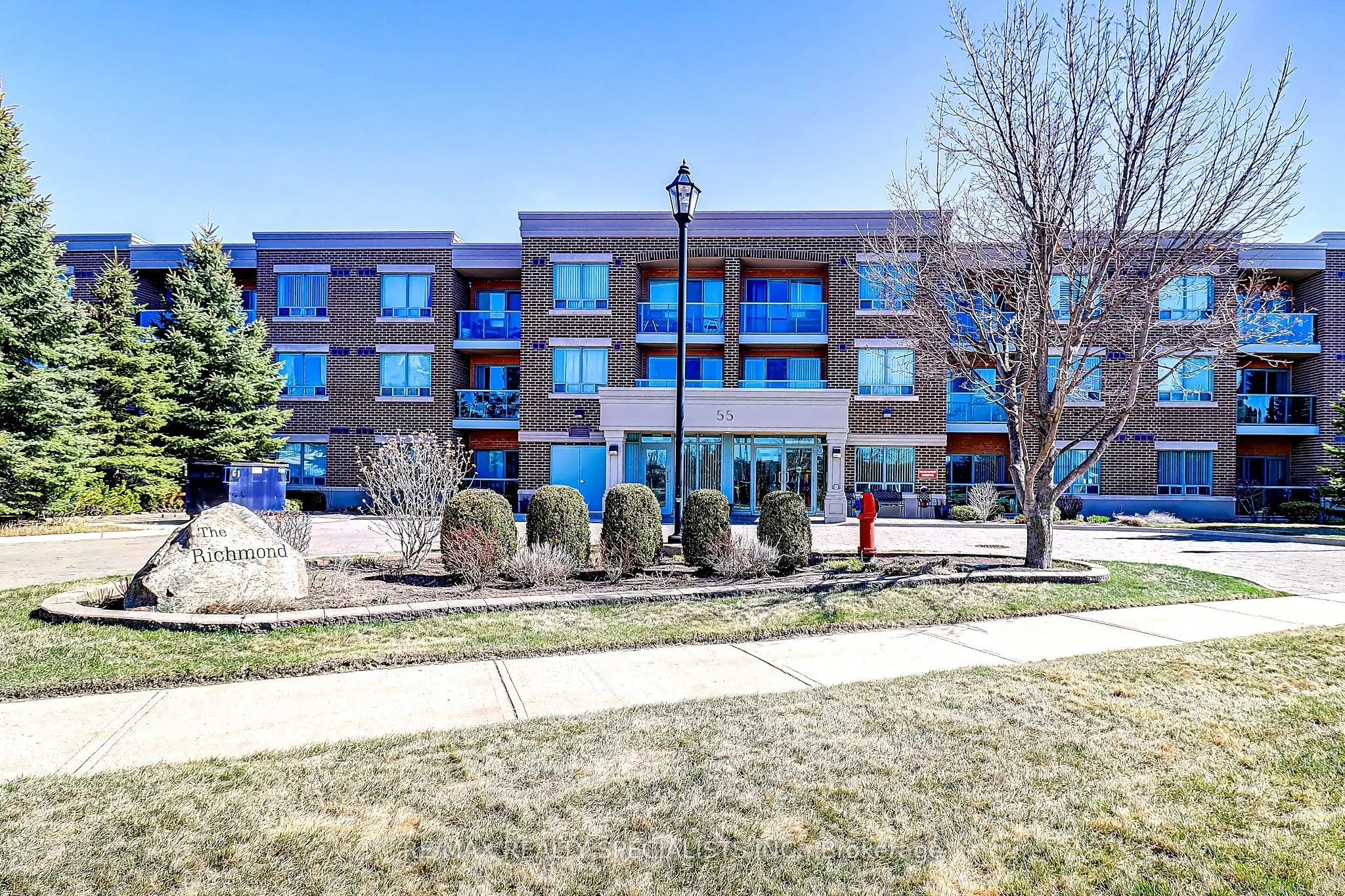 55 Via Rosedale, #201