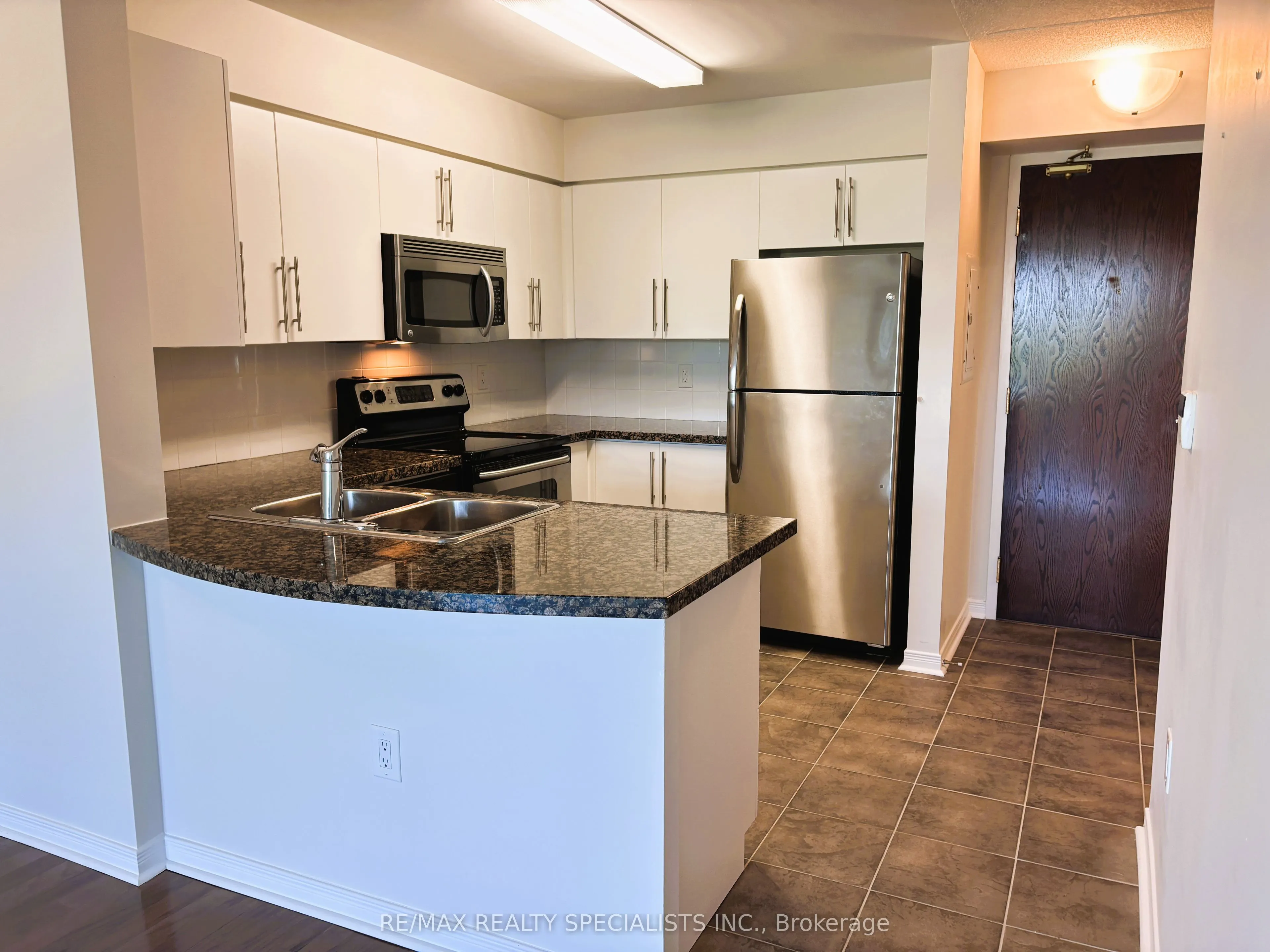 55 Via Rosedale, #201