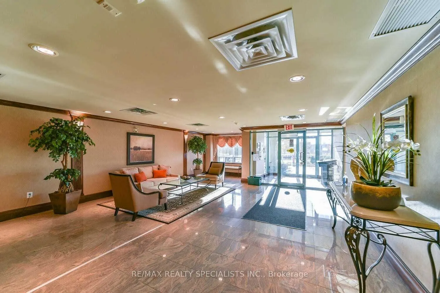 55 Via Rosedale, #201