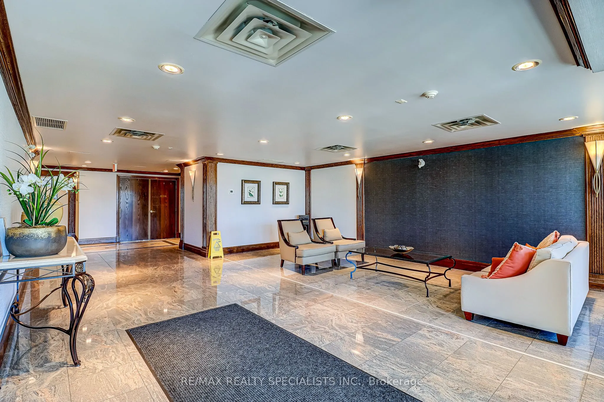 55 Via Rosedale, #201