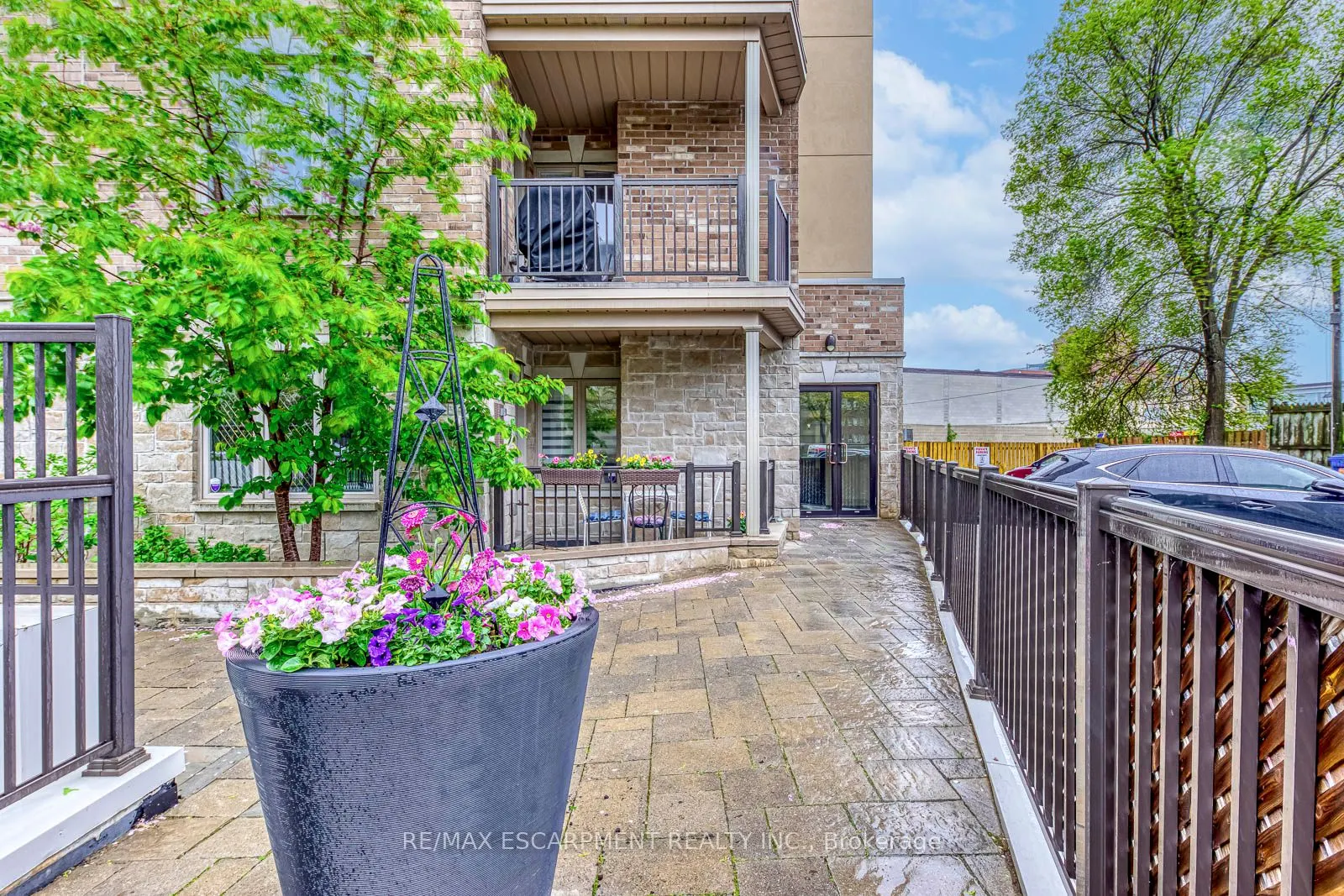 70 Stewart Street, #401