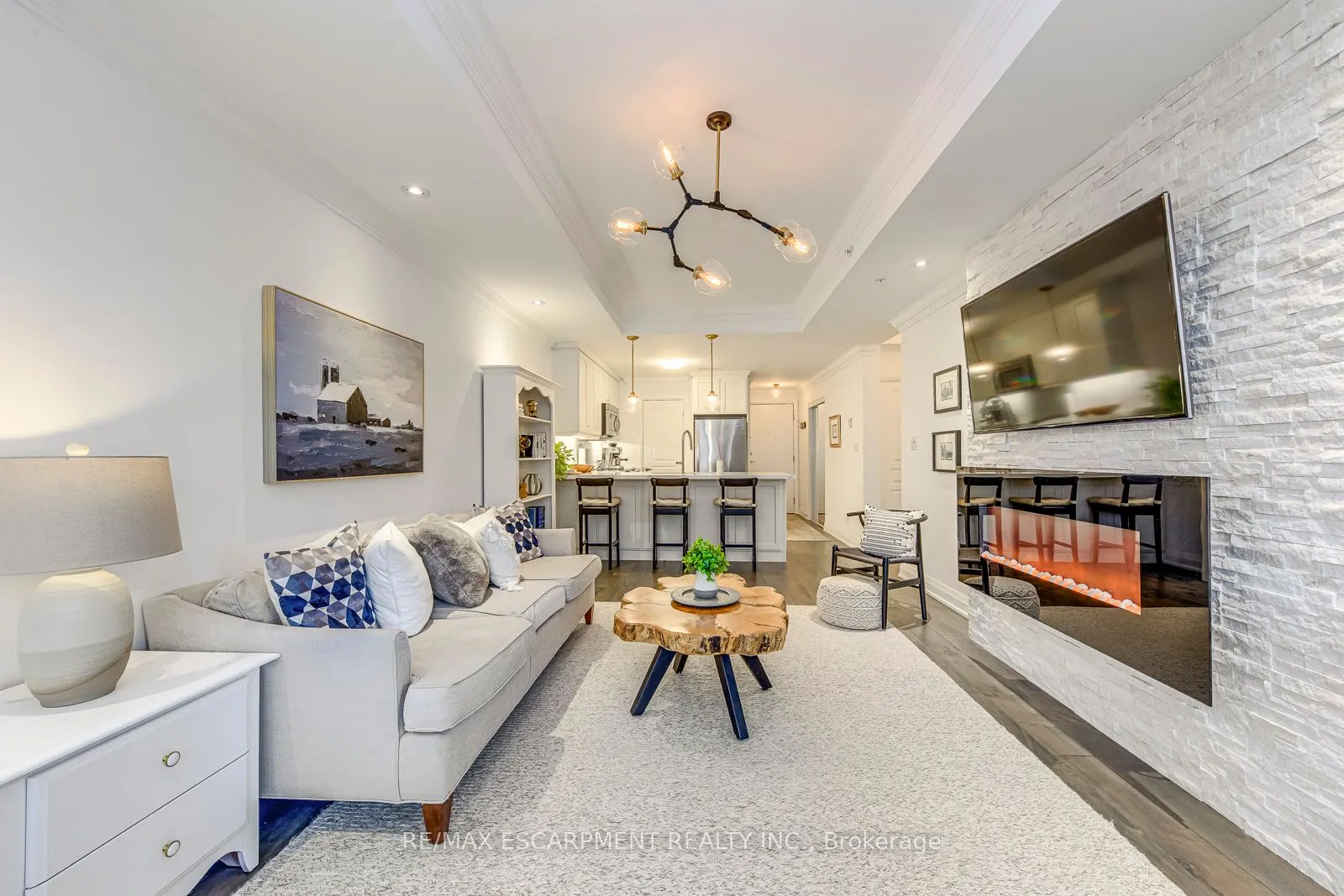 70 Stewart Street, #401