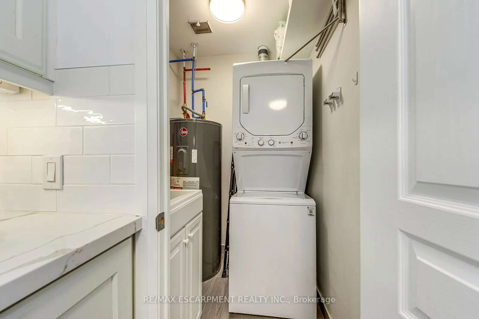 70 Stewart Street, #401