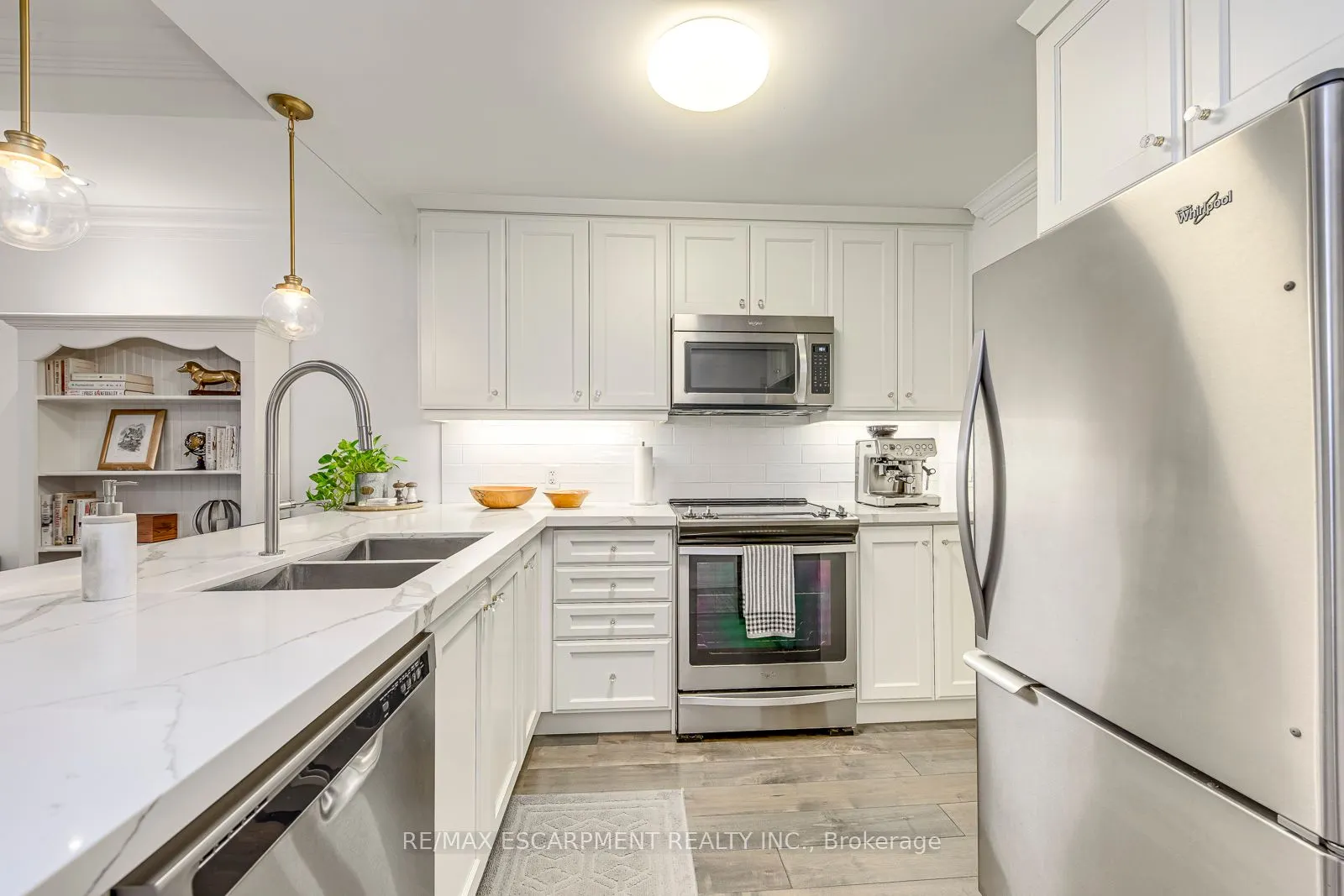 70 Stewart Street, #401