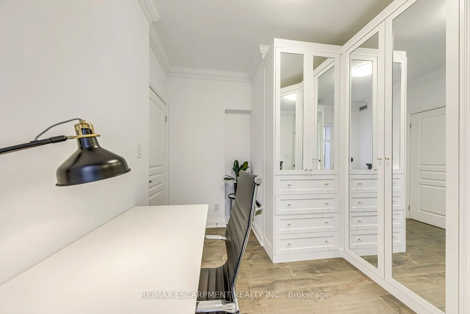 70 Stewart Street, #401