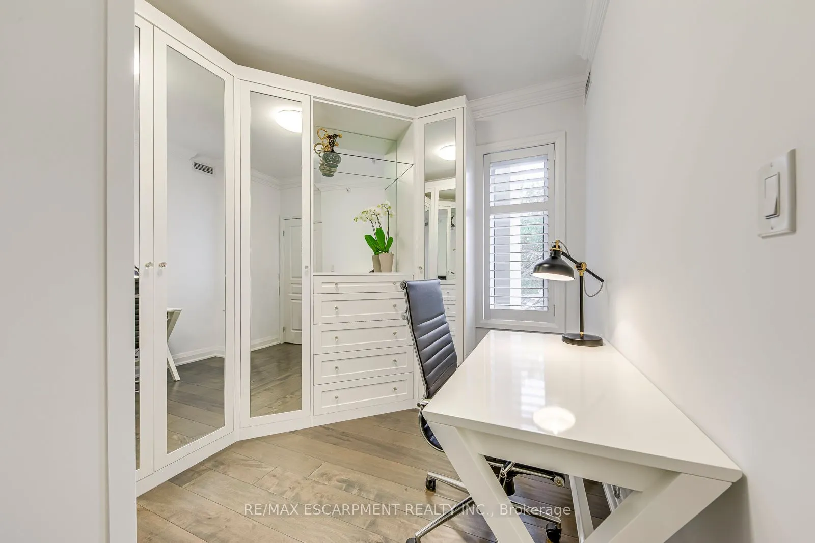 70 Stewart Street, #401