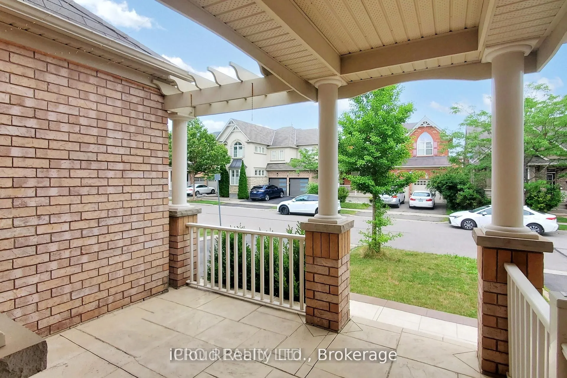 861 Whaley Way