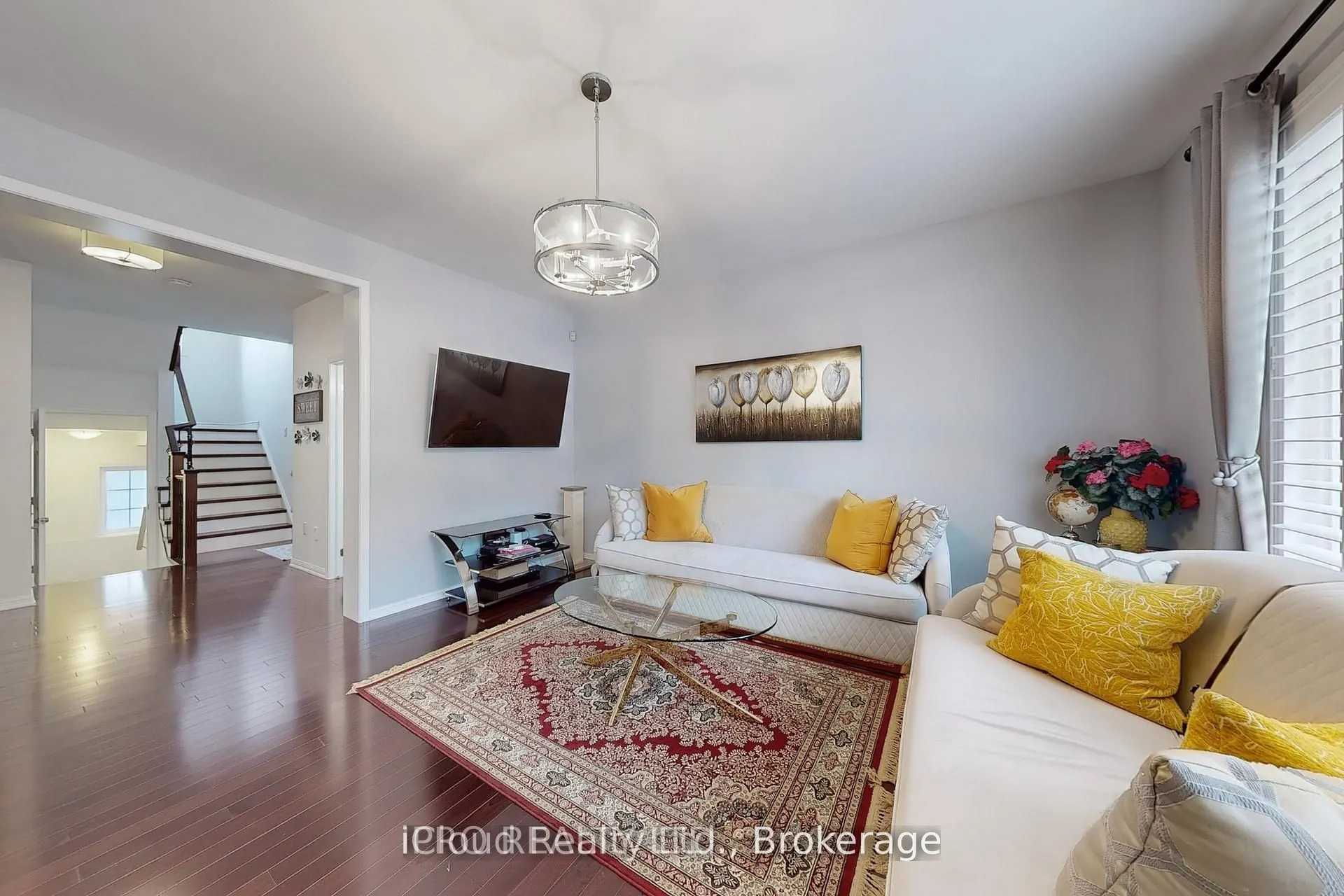 861 Whaley Way