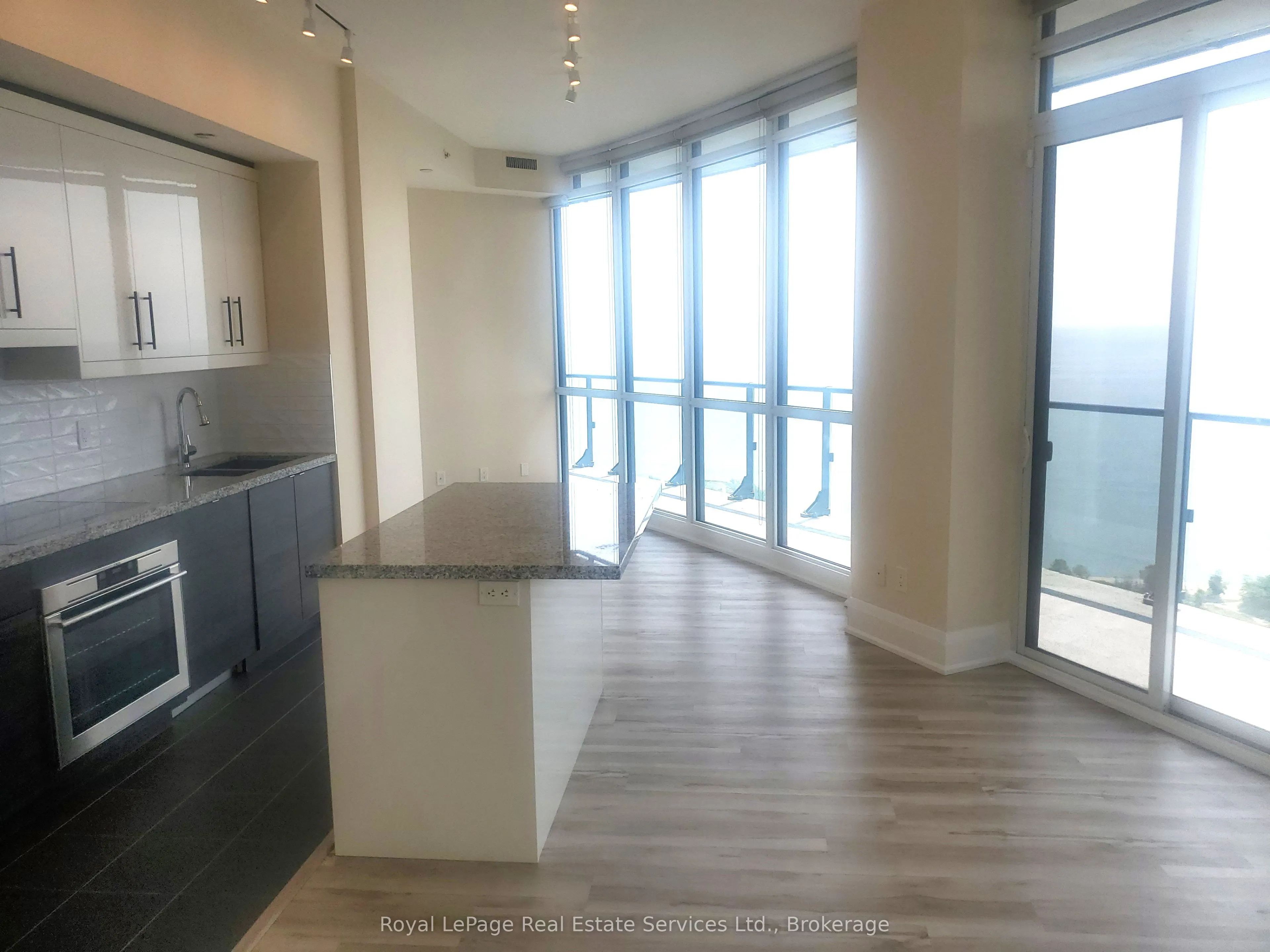 59 Annie Craig Drive, #3702