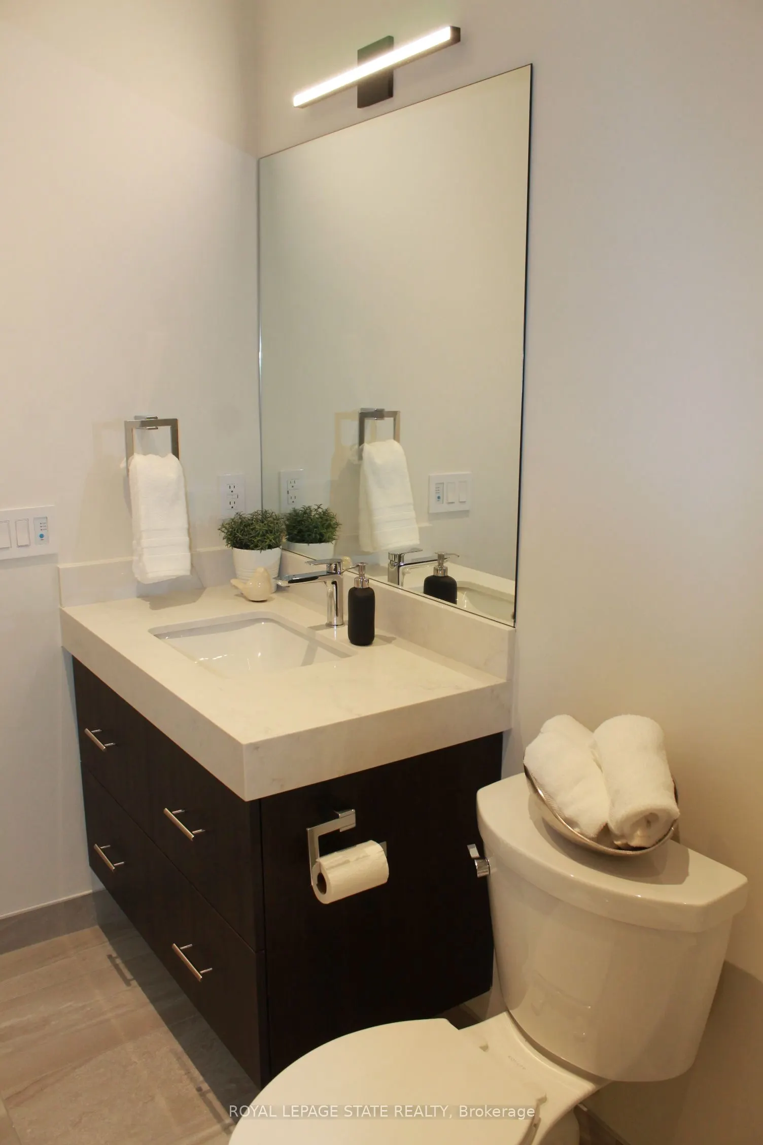 123 Maurice Drive, #315