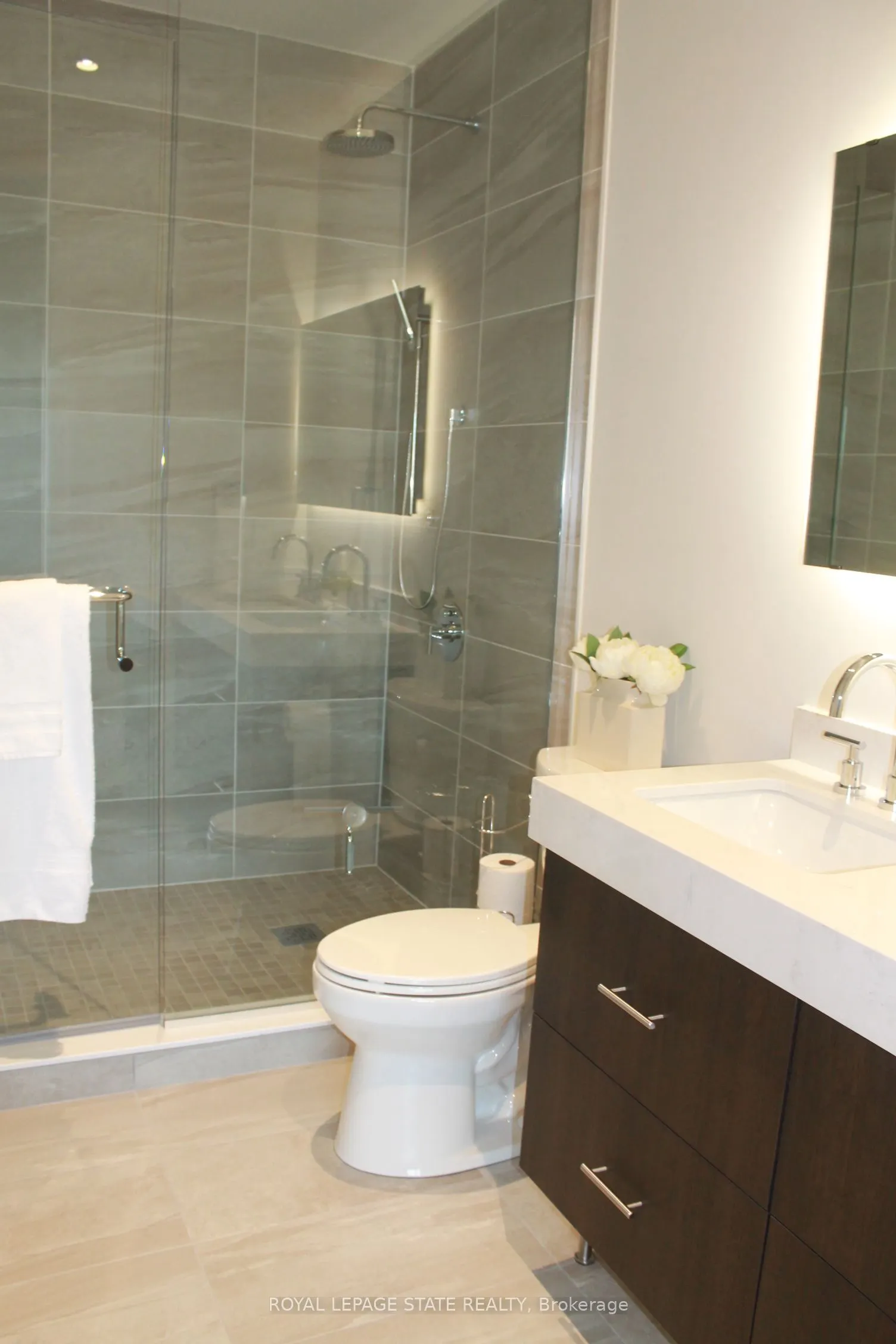 123 Maurice Drive, #315