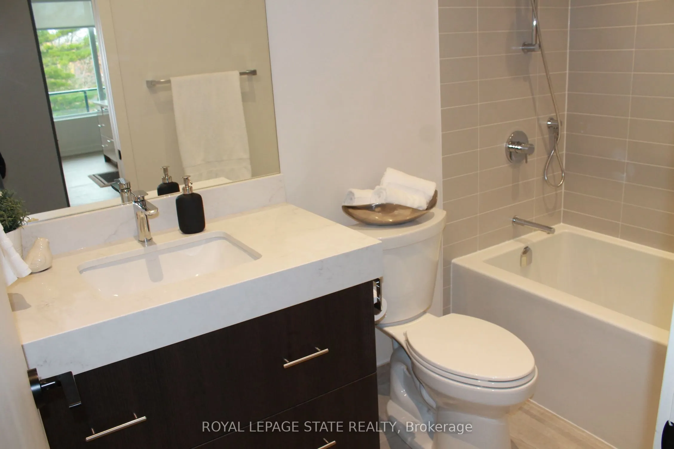 123 Maurice Drive, #315