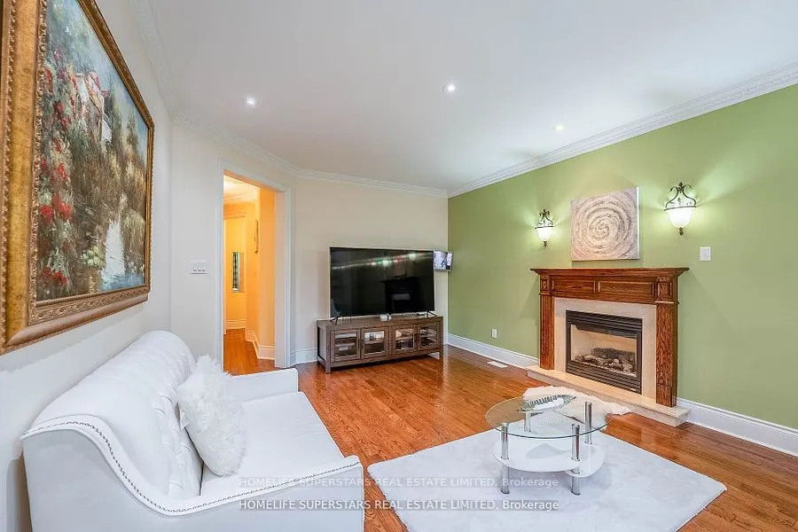 21 Upperlinks Drive
