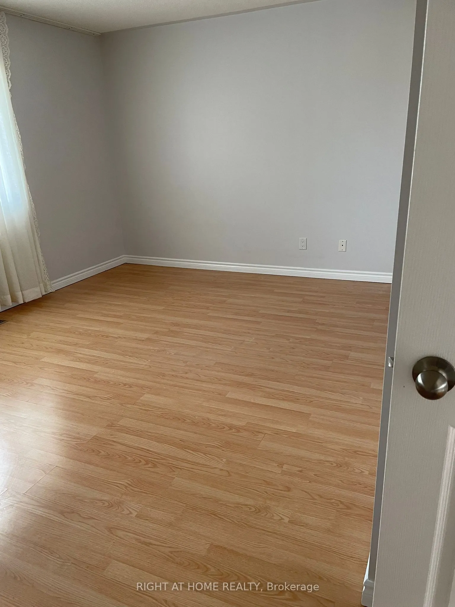 35 Echoridge Drive, #Main and 2nd level