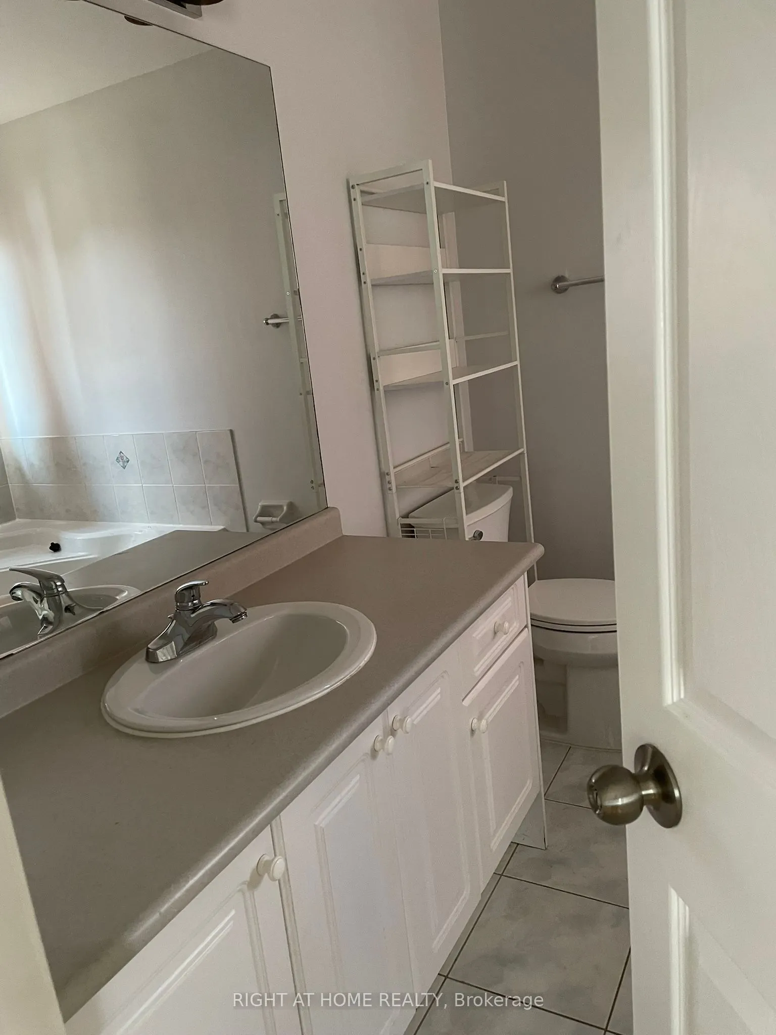 35 Echoridge Drive, #Main and 2nd level