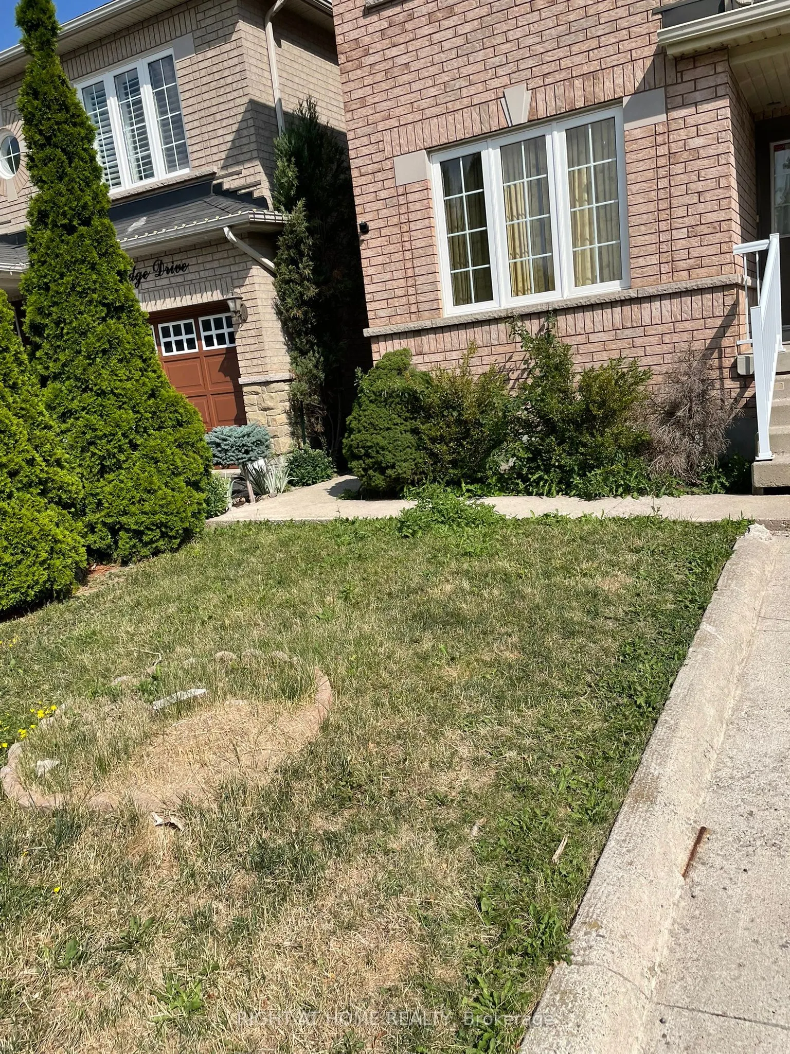 35 Echoridge Drive, #Main and 2nd level