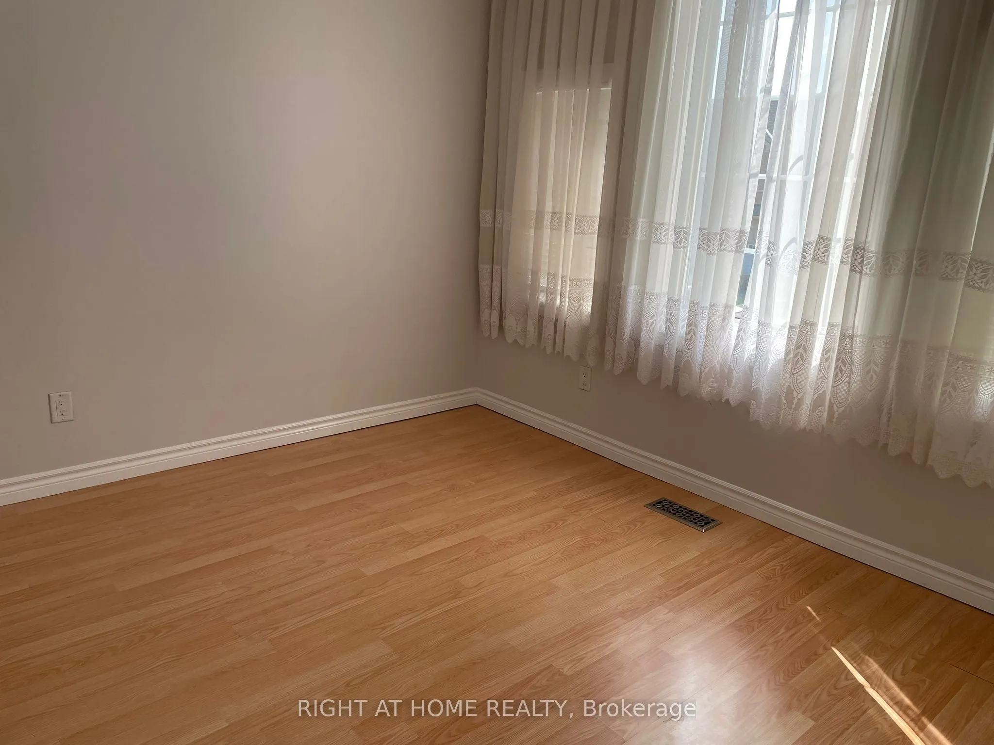 35 Echoridge Drive, #Main and 2nd level