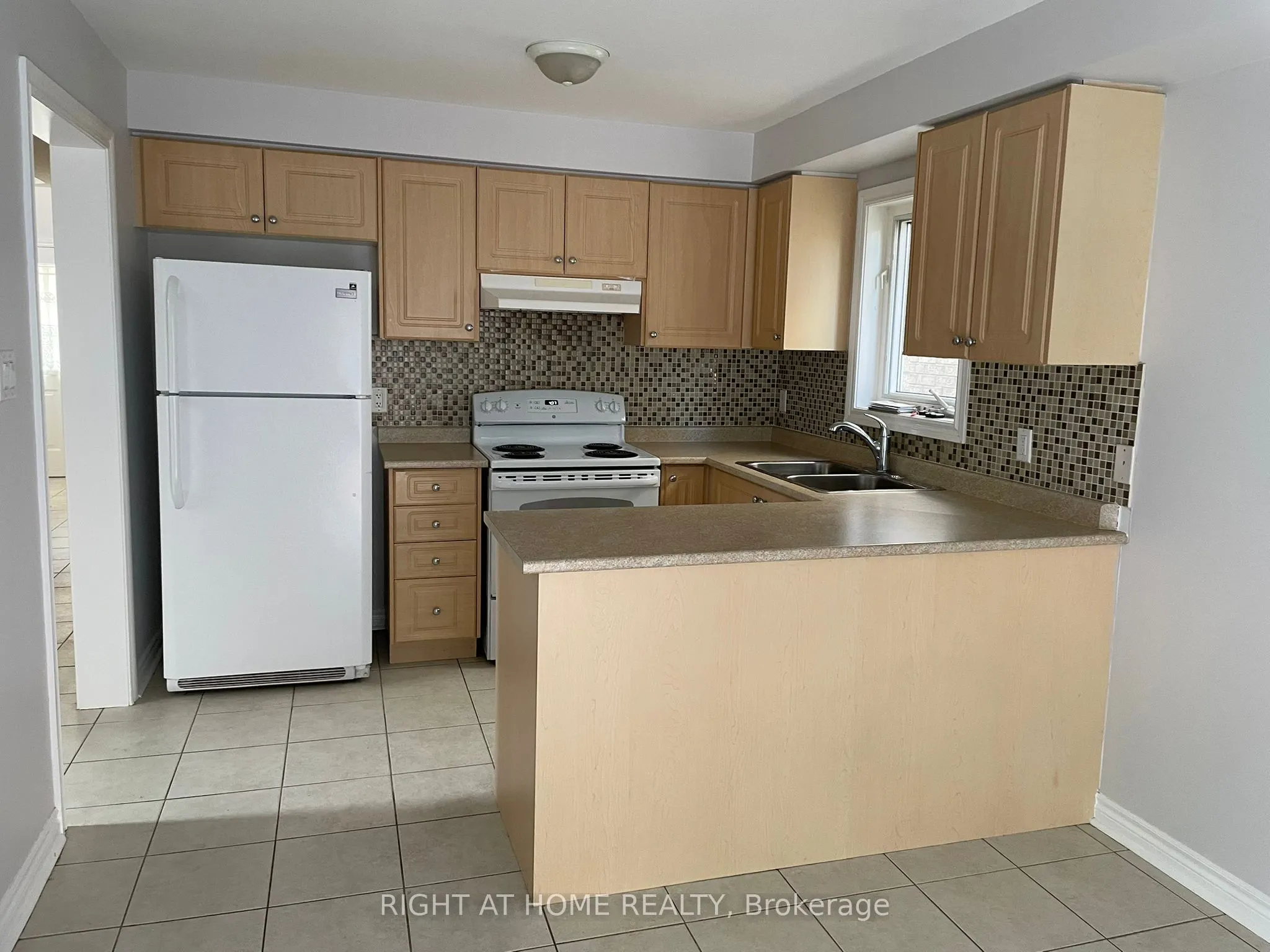 35 Echoridge Drive, #Main and 2nd level