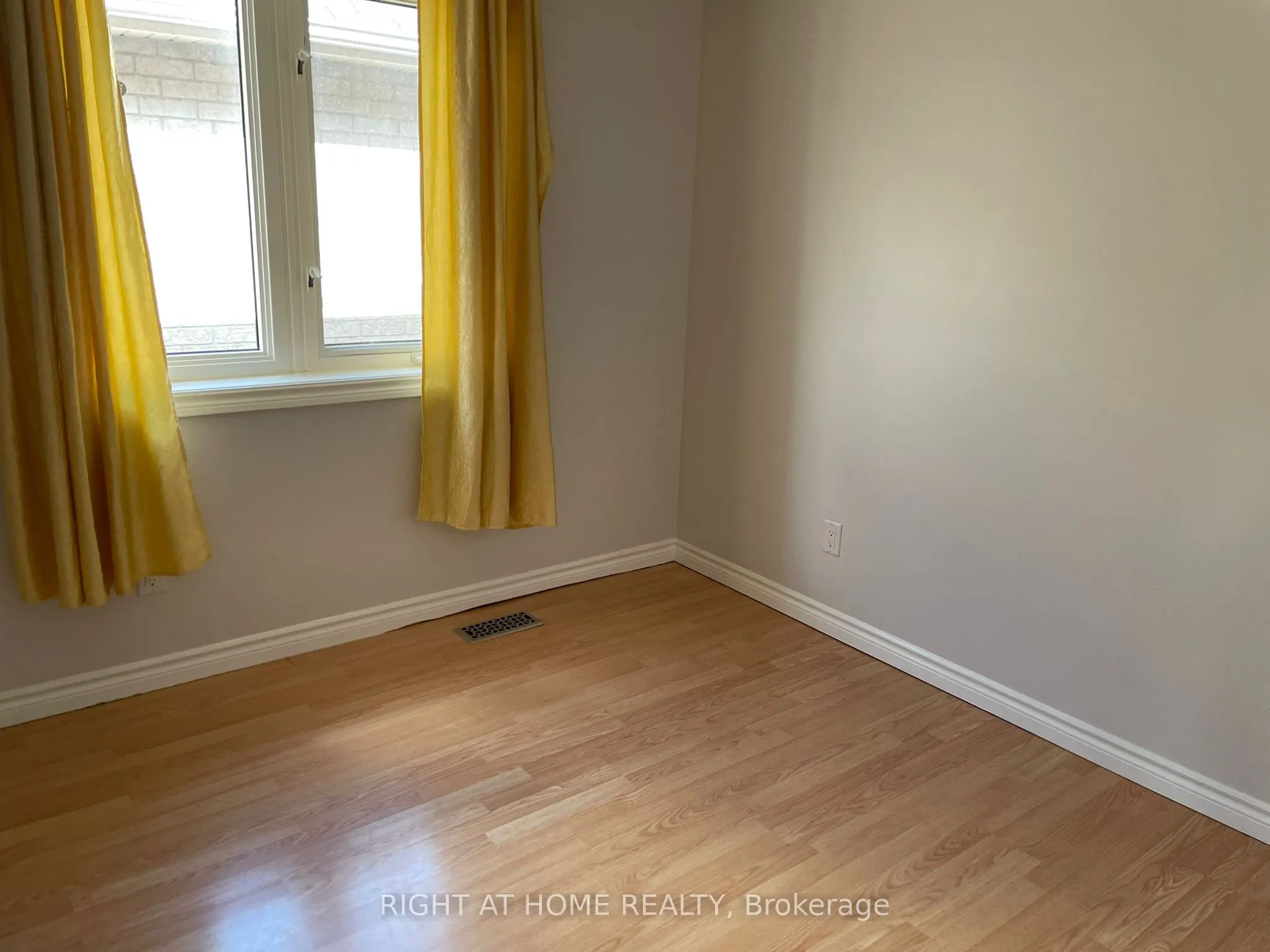 35 Echoridge Drive, #Main and 2nd level