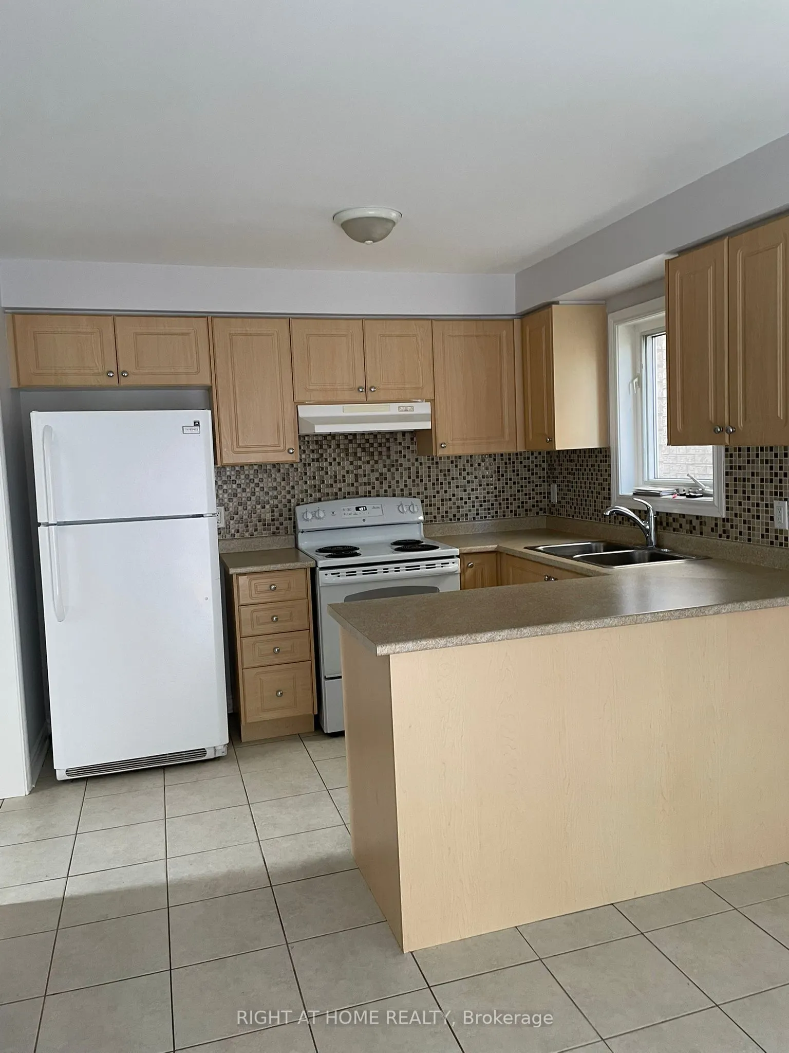 35 Echoridge Drive, #Main and 2nd level