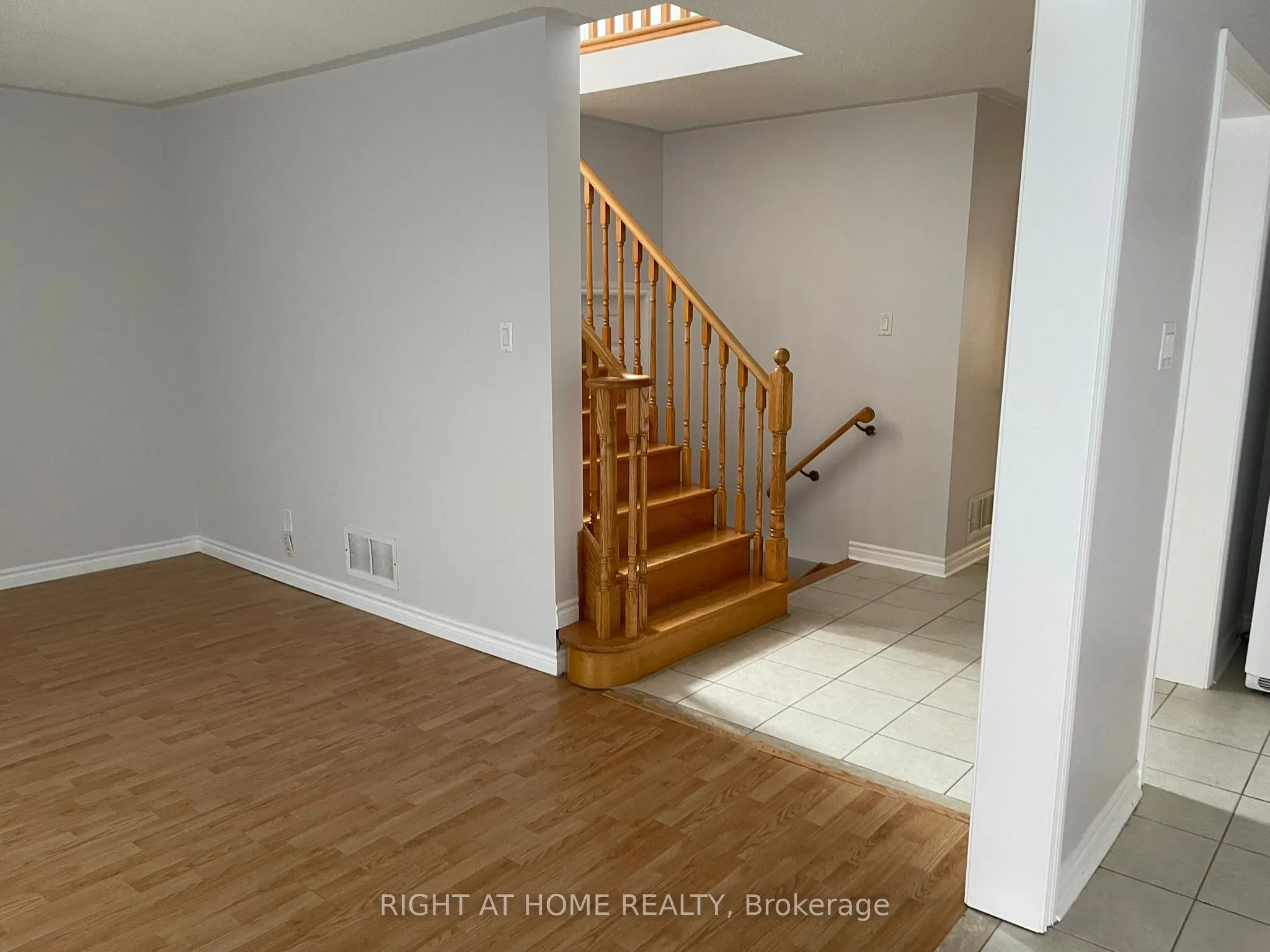 35 Echoridge Drive, #Main and 2nd level