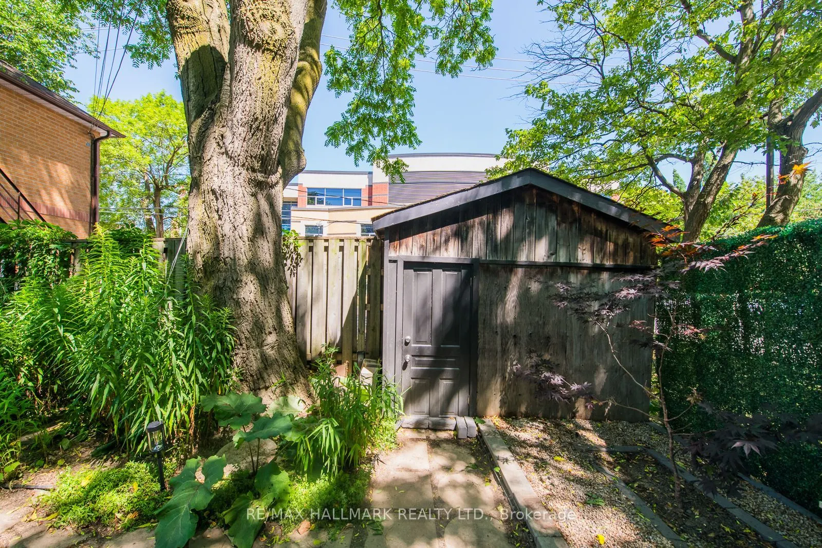 53 Lansdowne Avenue