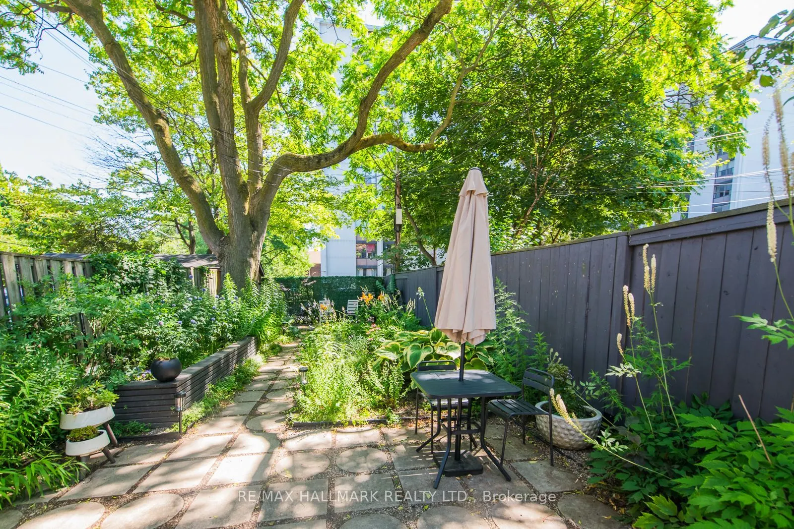 53 Lansdowne Avenue